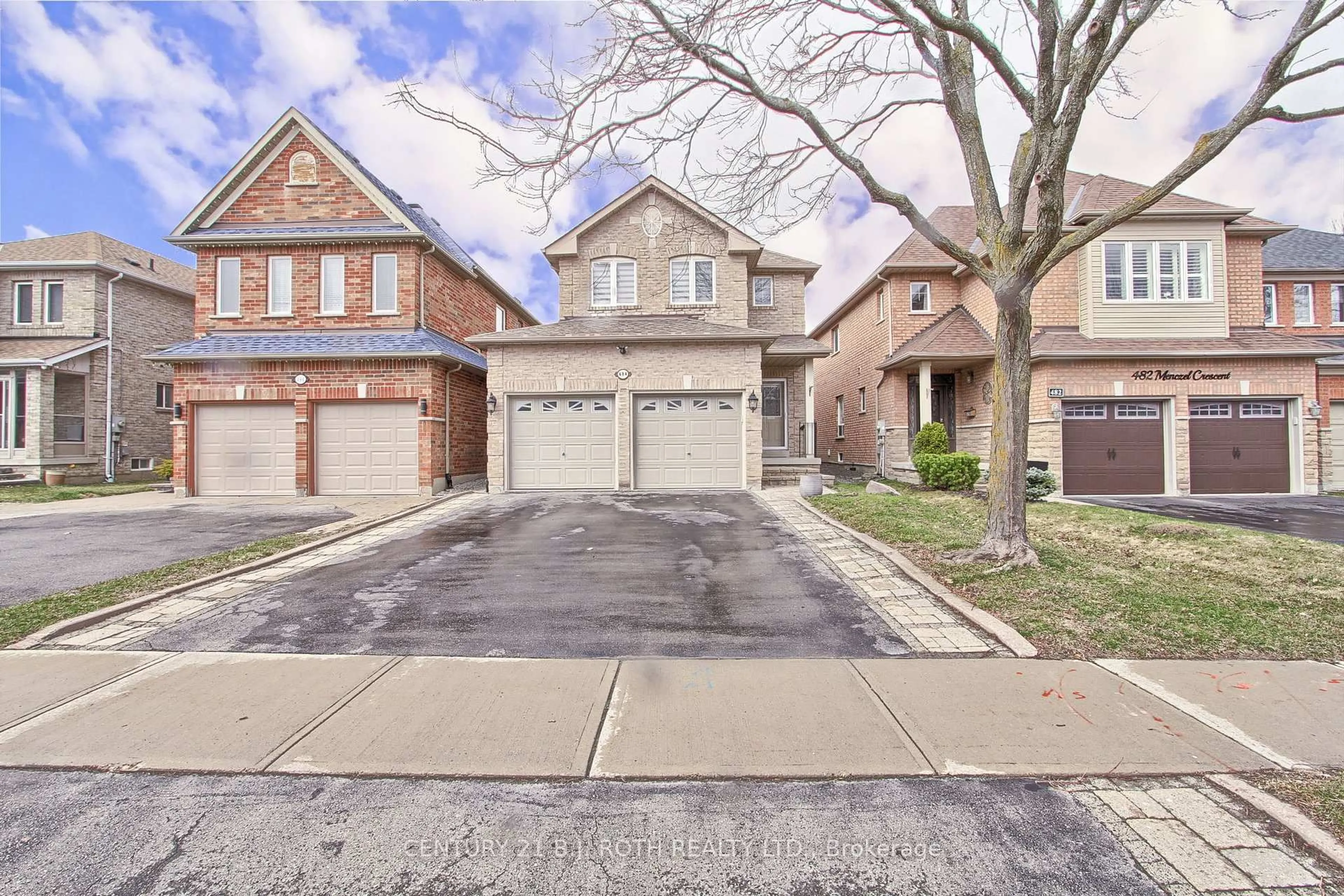 Home with brick exterior material, street for 484 Menczel Cres, Newmarket Ontario L3X 2P6