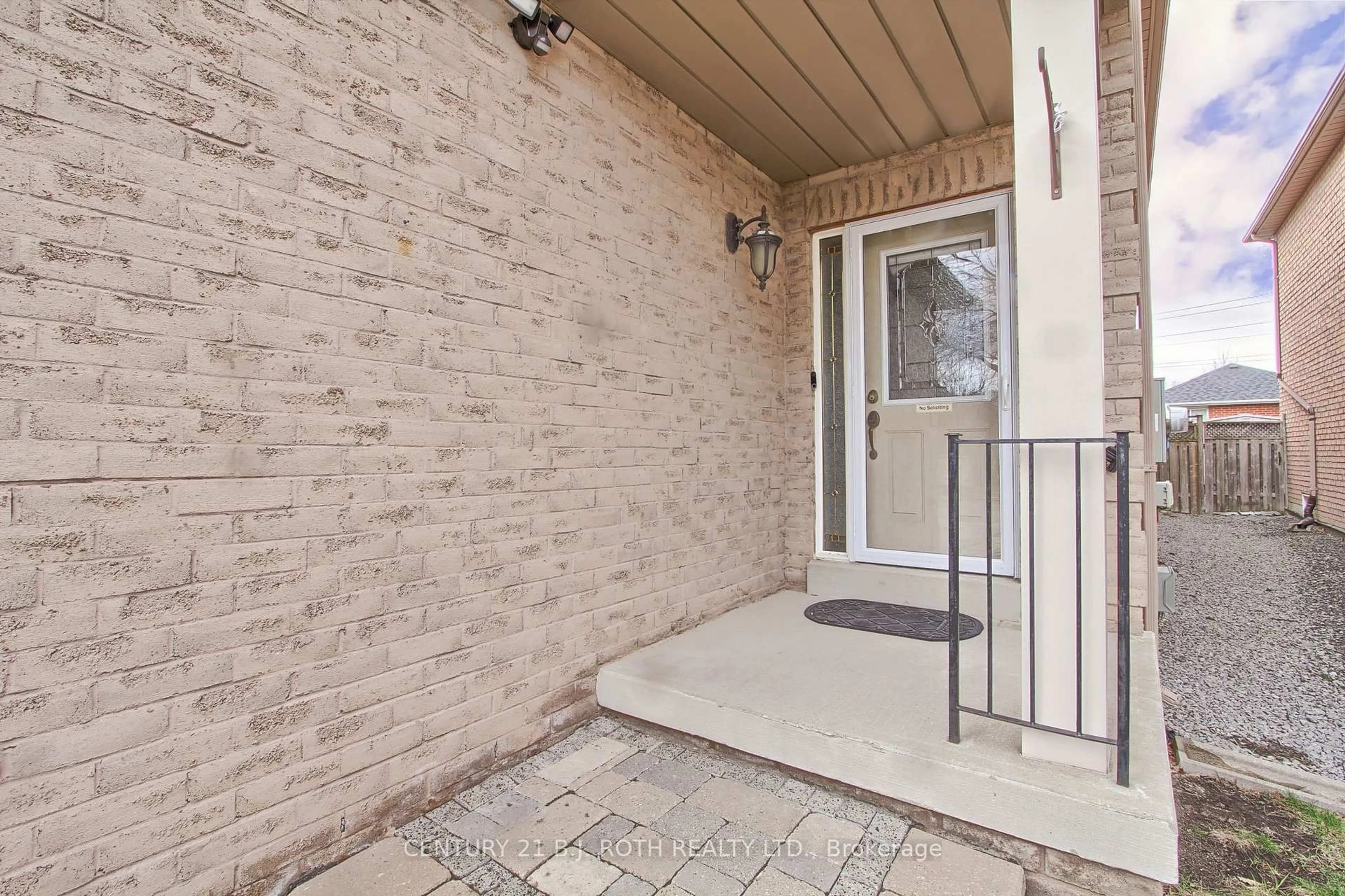Unknown for 484 Menczel Cres, Newmarket Ontario L3X 2P6