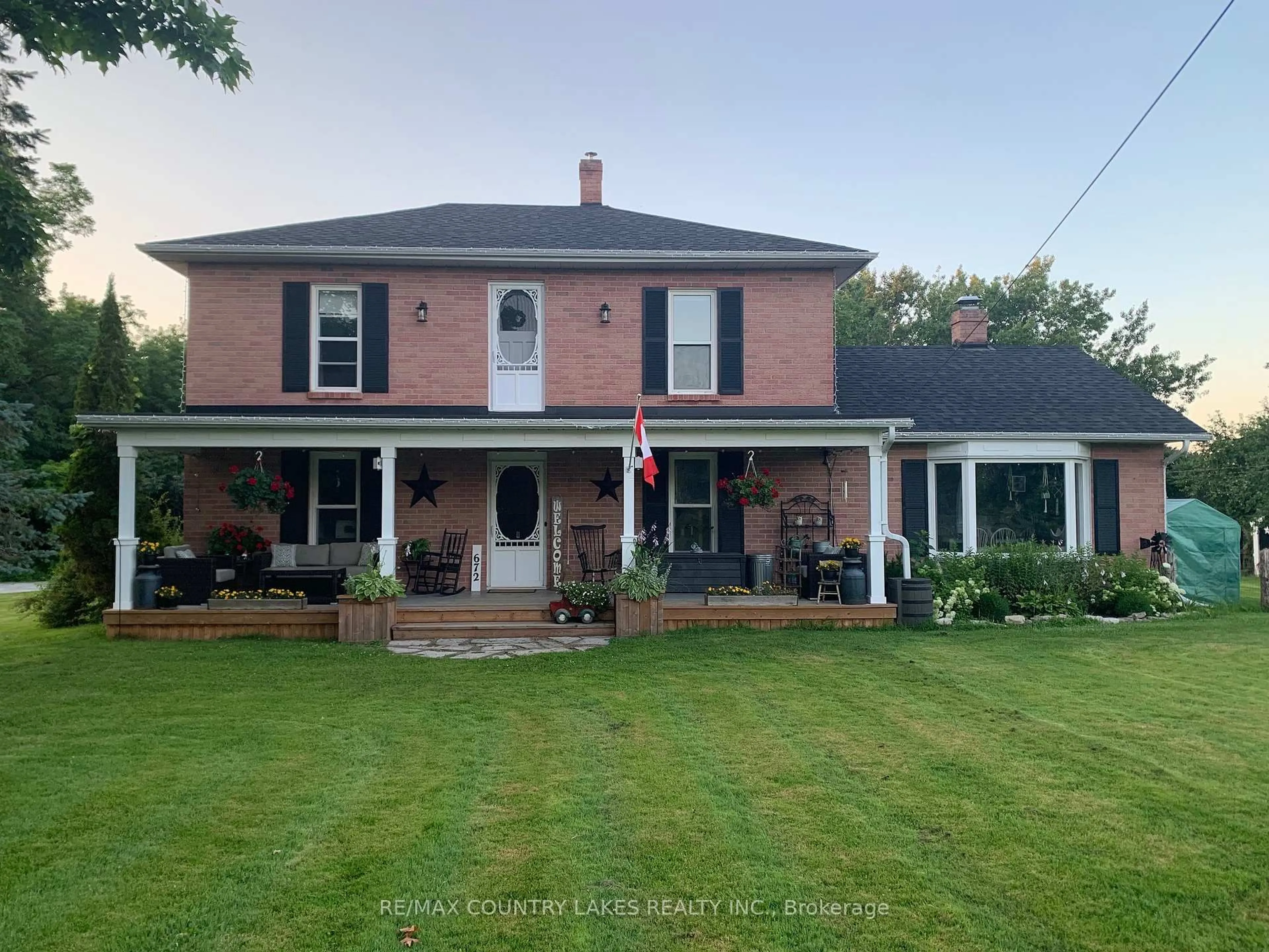 A pic from outside/outdoor area/front of a property/back of a property/a pic from drone, unknown for 672 Simcoe St, Brock Ontario L0K 1A0