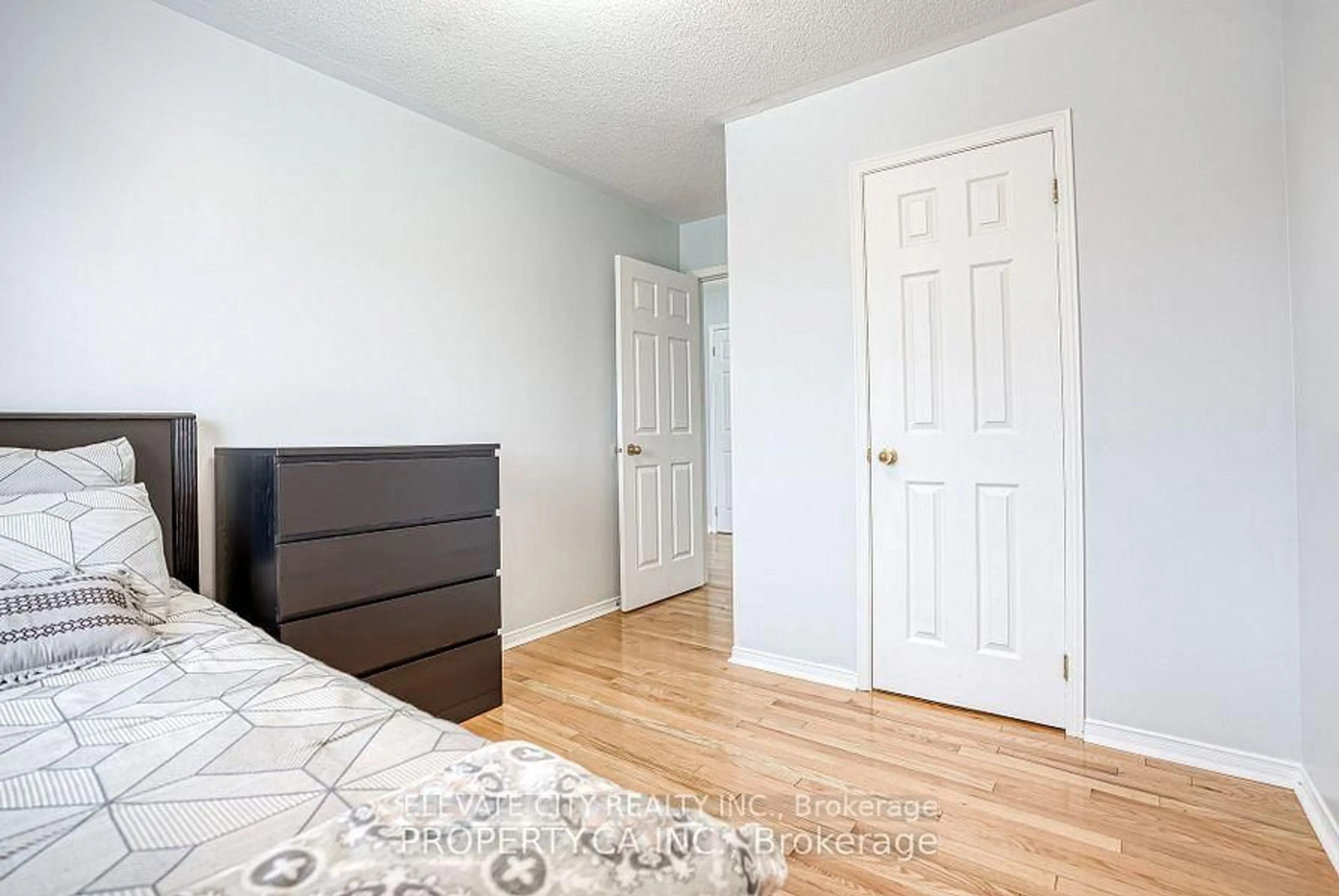 A pic of a room for 2 Horn St, Whitchurch-Stouffville Ontario L4A 0X9