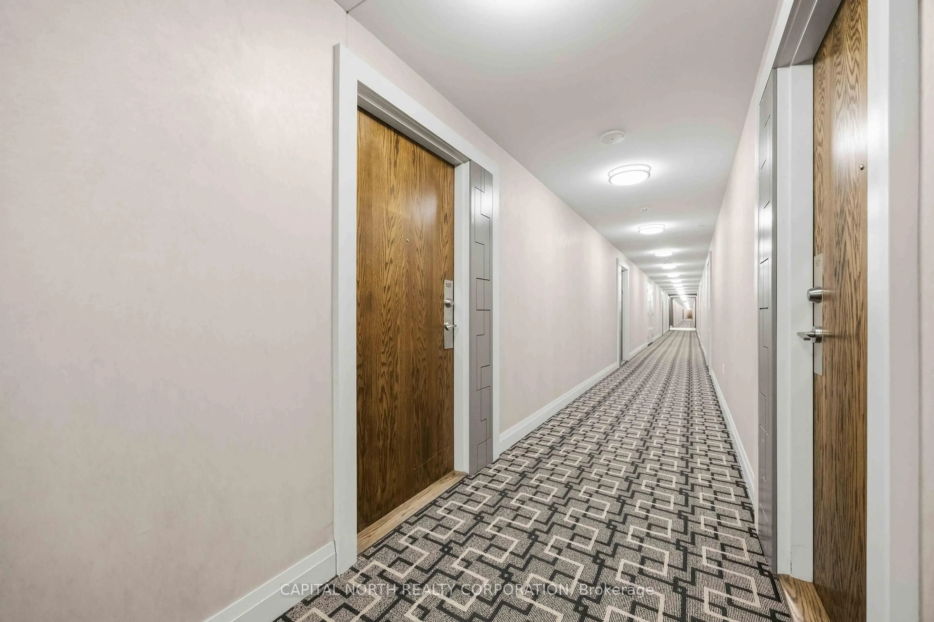 Indoor foyer for 99 Eagle Rock Way #525, Vaughan Ontario L6A 5A7