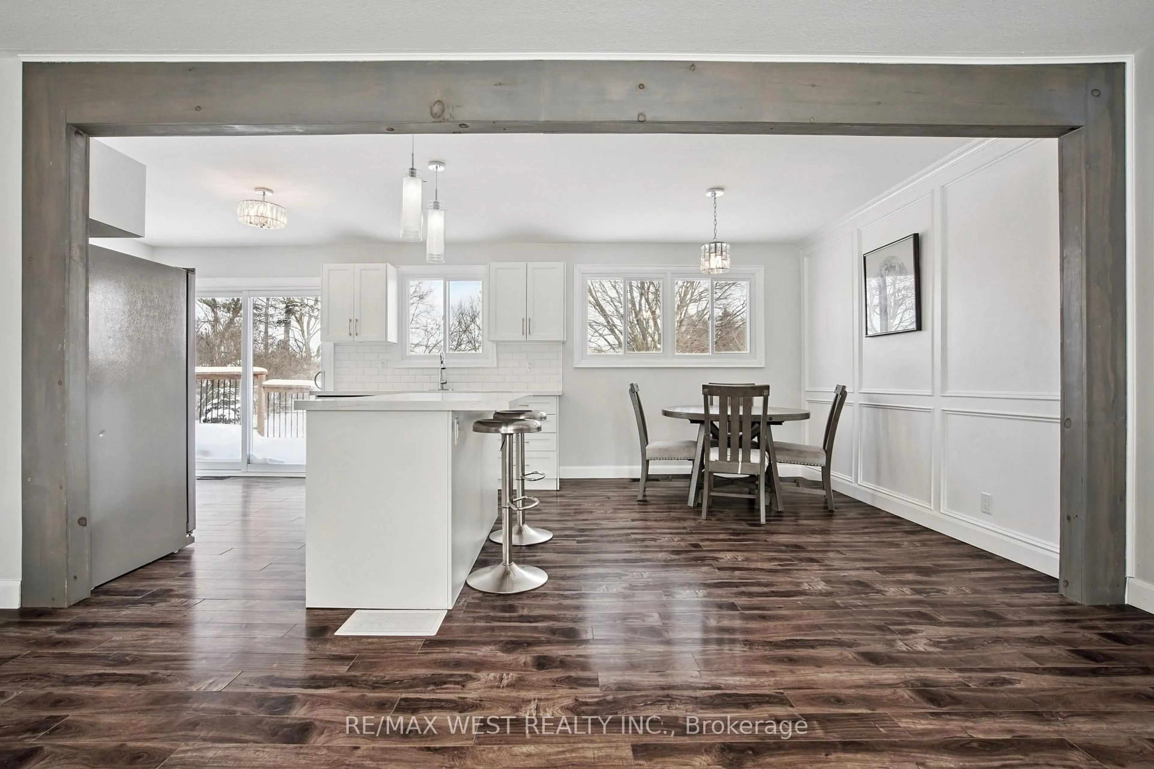 Open concept kitchen, unknown for 19113 Highway 48, East Gwillimbury Ontario L0G 1M0