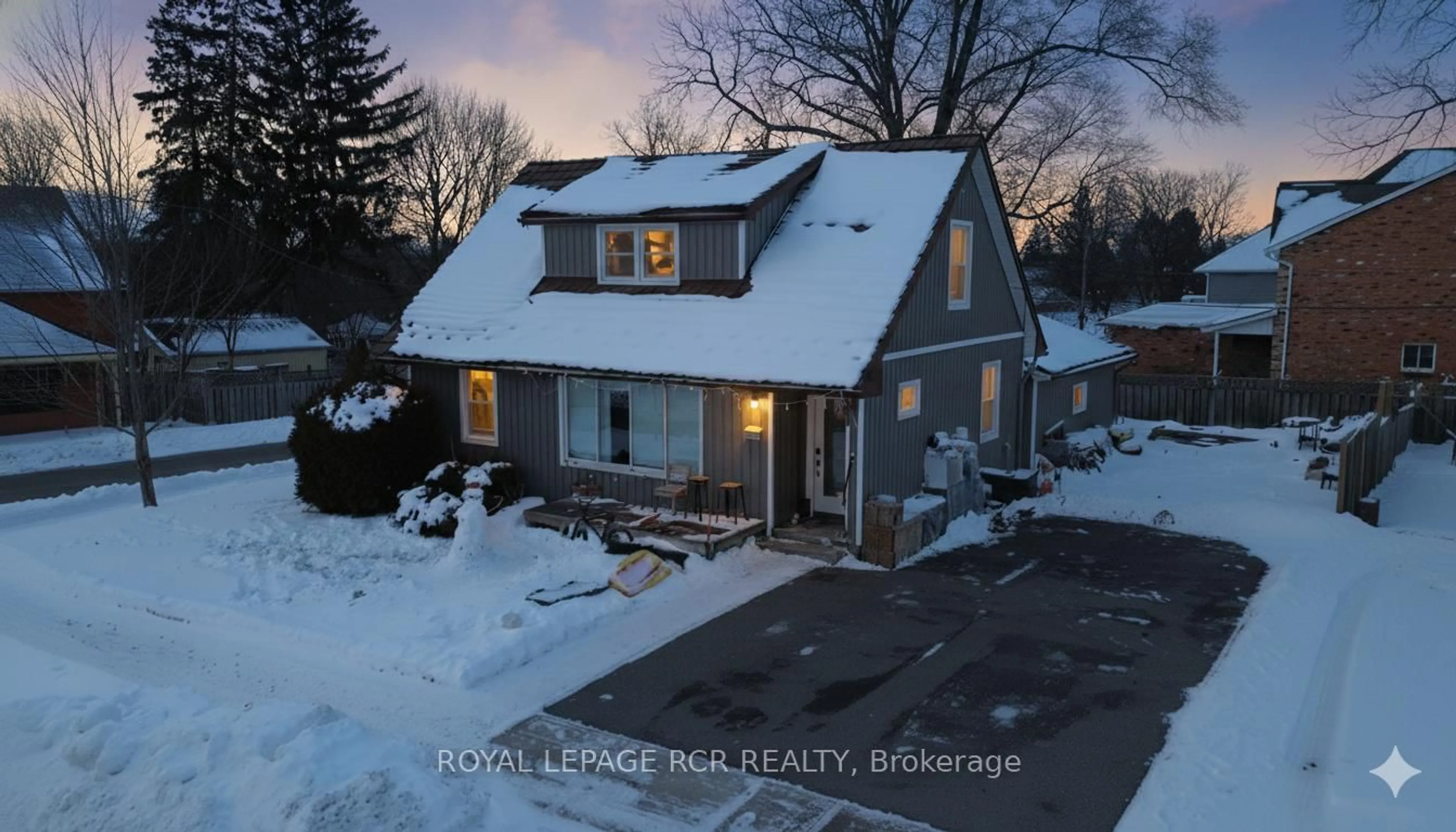 A pic from outside/outdoor area/front of a property/back of a property/a pic from drone, street for 6 Sullivan Dr, New Tecumseth Ontario L0G 1W0