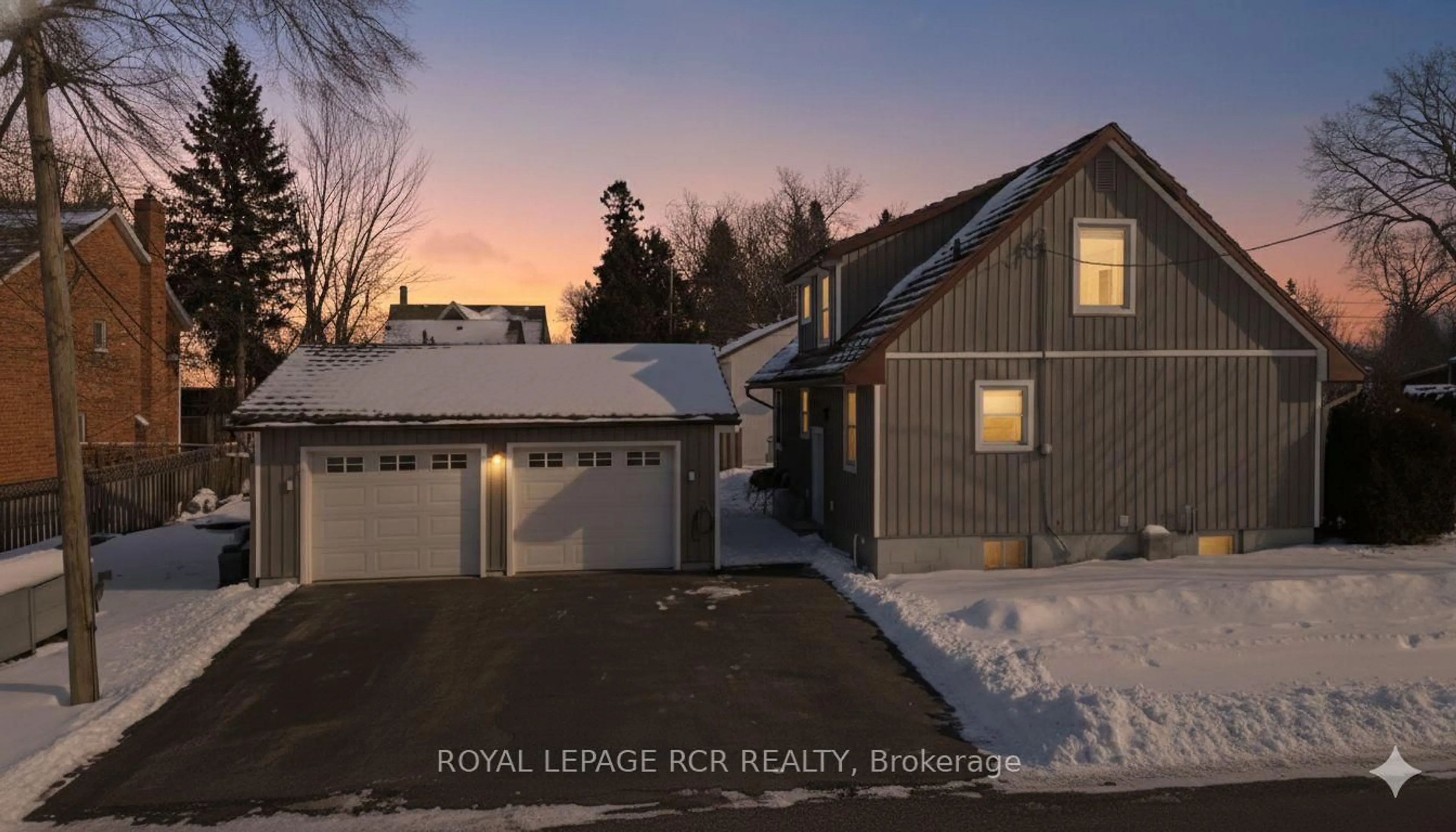 A pic from outside/outdoor area/front of a property/back of a property/a pic from drone, street for 6 Sullivan Dr, New Tecumseth Ontario L0G 1W0