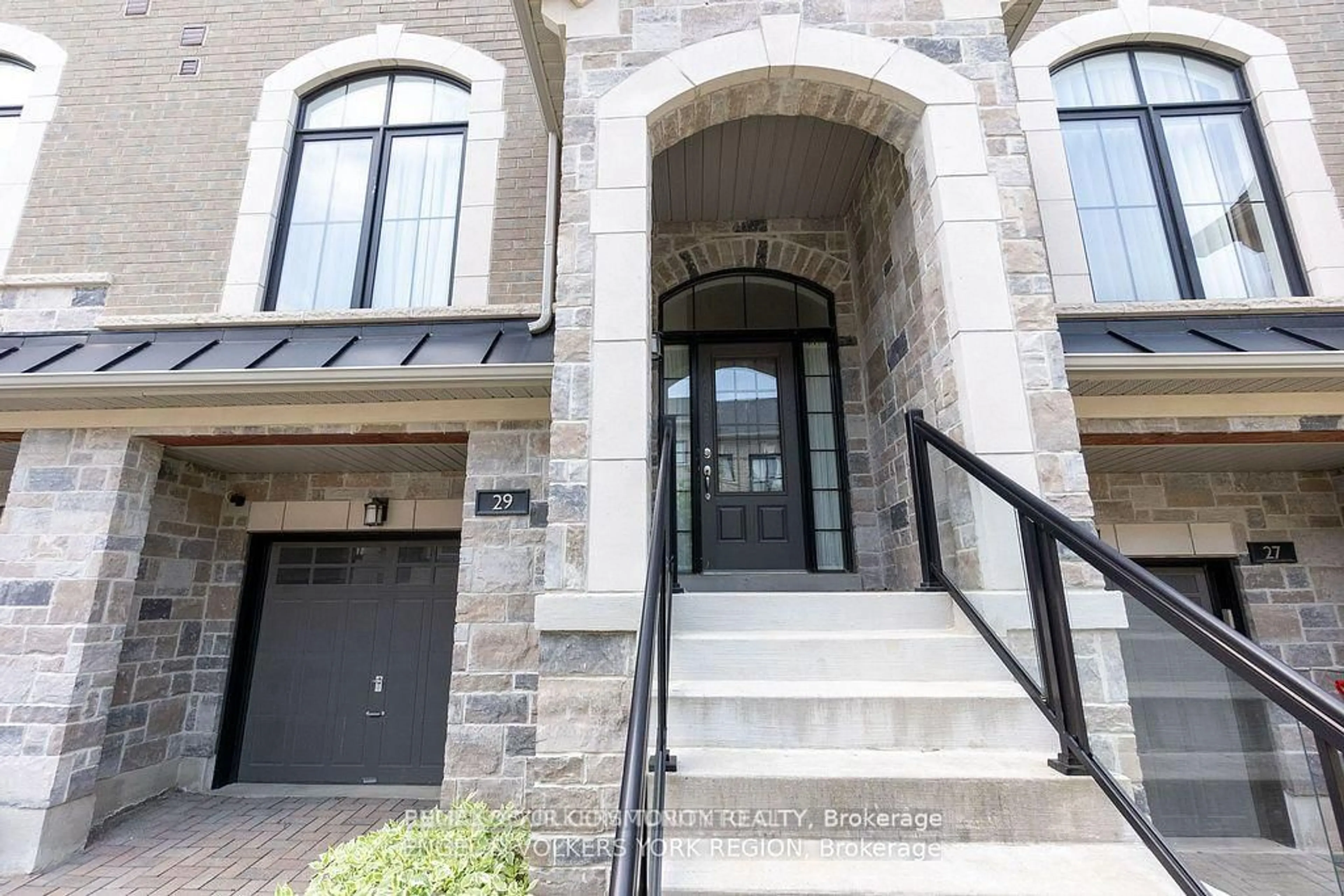 Unknown for 29 Nardini Lane, Richmond Hill Ontario L4C 1C2