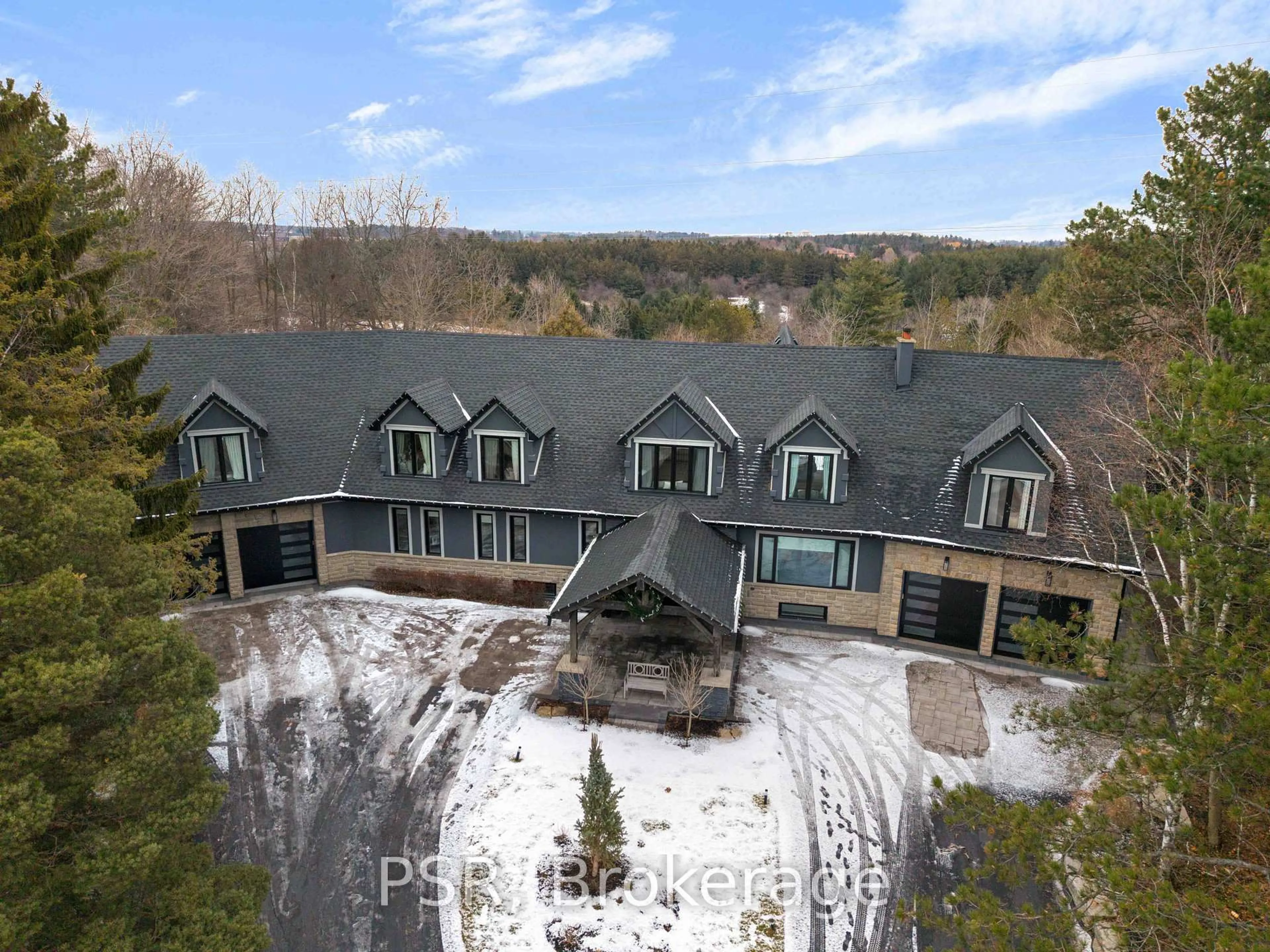 A pic from outside/outdoor area/front of a property/back of a property/a pic from drone, unknown for 140 Ravendale Crt, Vaughan Ontario L0J 1C0