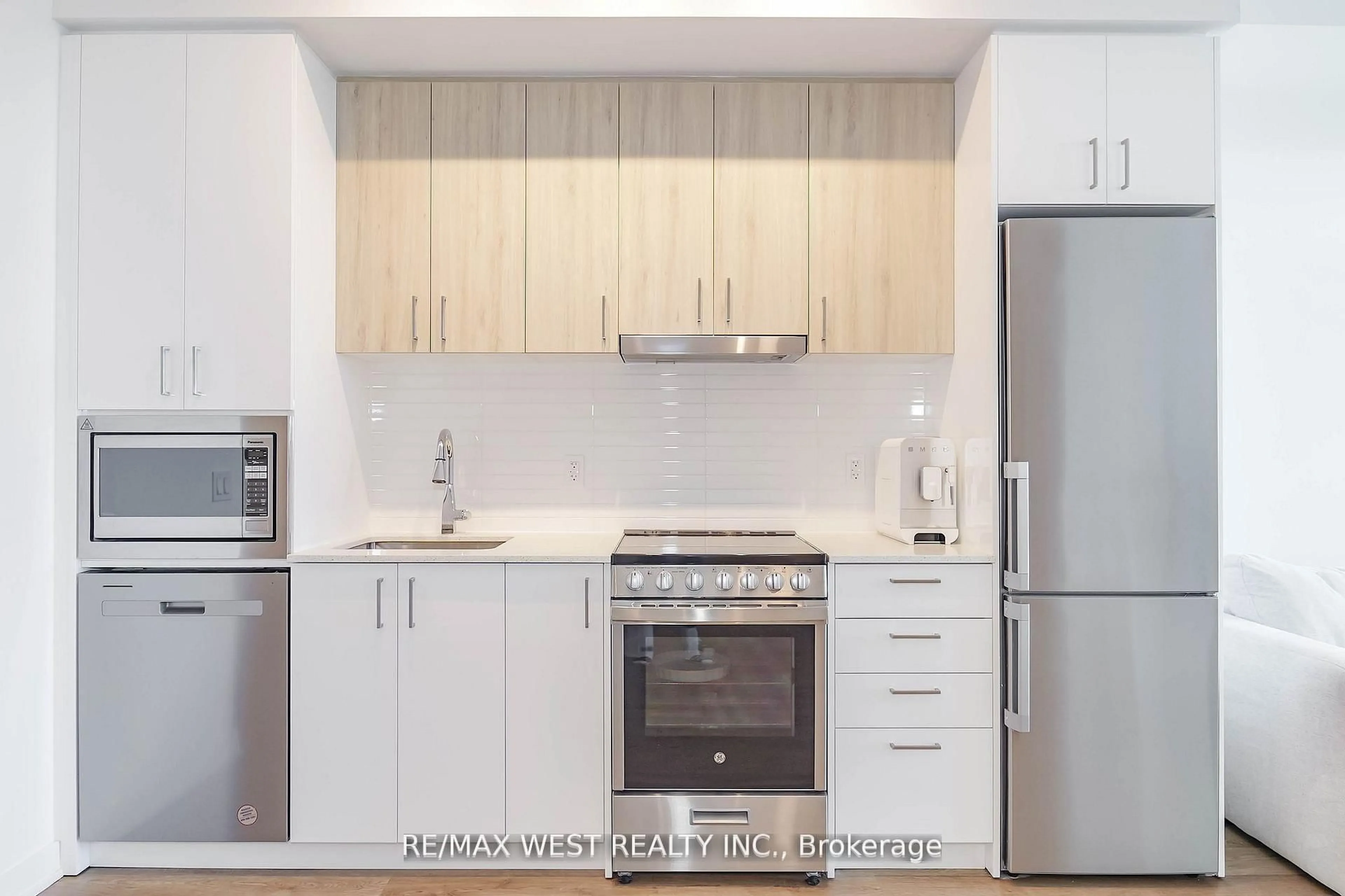 Standard kitchen, wood/laminate floor for 50 Upper Mall Way #1101, Vaughan Ontario L4J 0L8