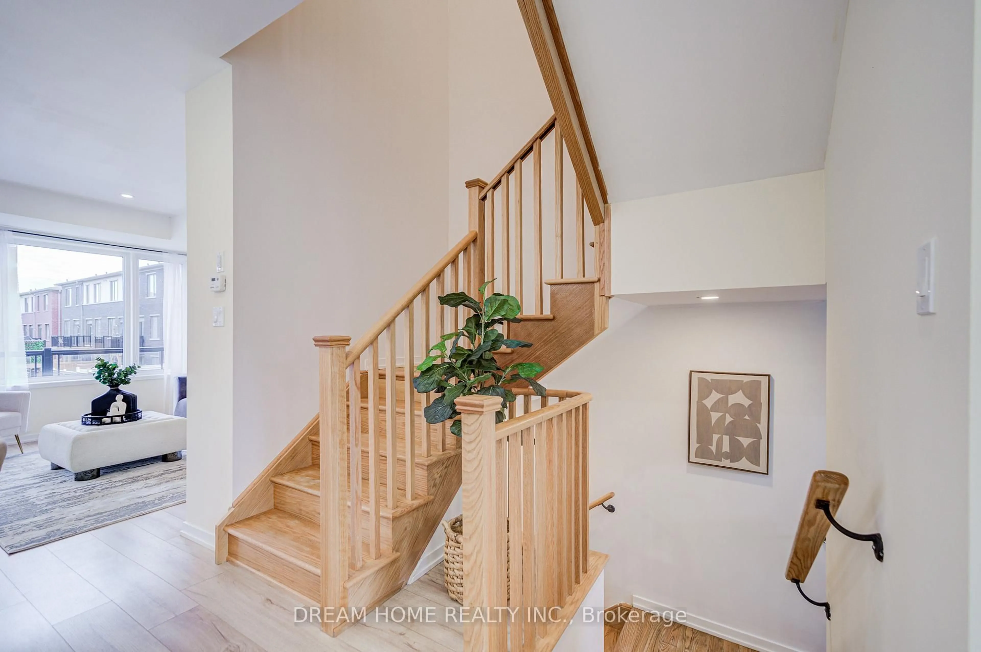 Stairs for 99 Crimson Forest Dr, Vaughan Ontario L6A 5C6