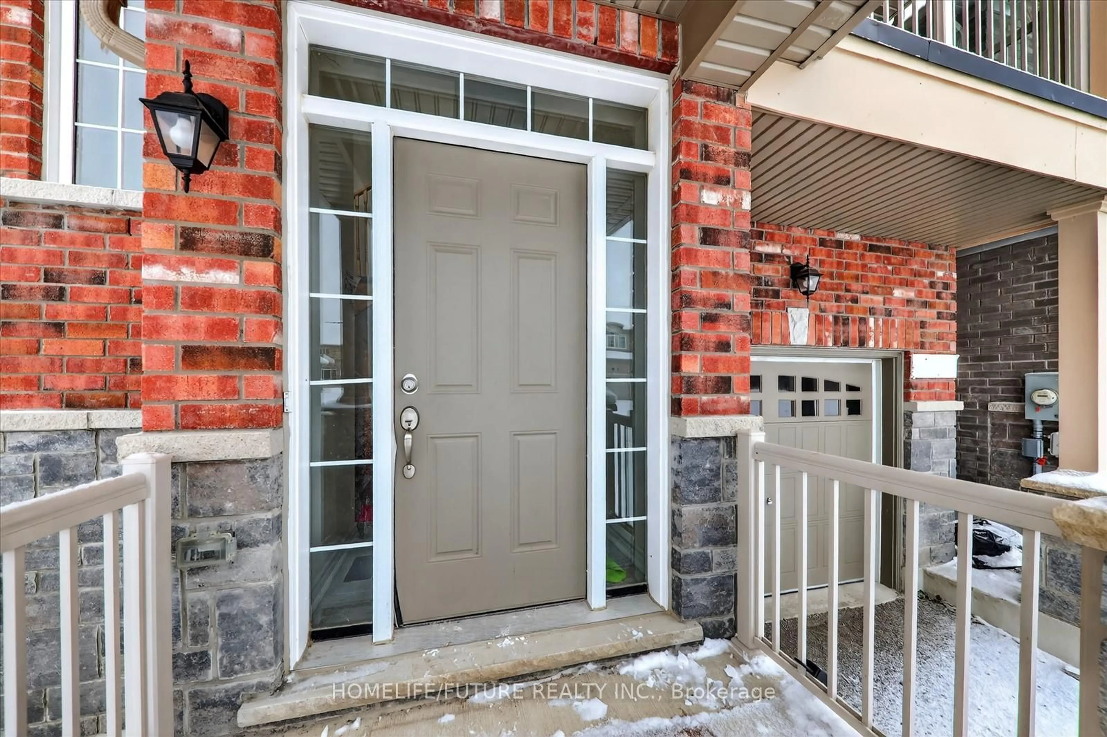 Indoor entryway for 8 Grieve St, Georgina Ontario L0E 1R0