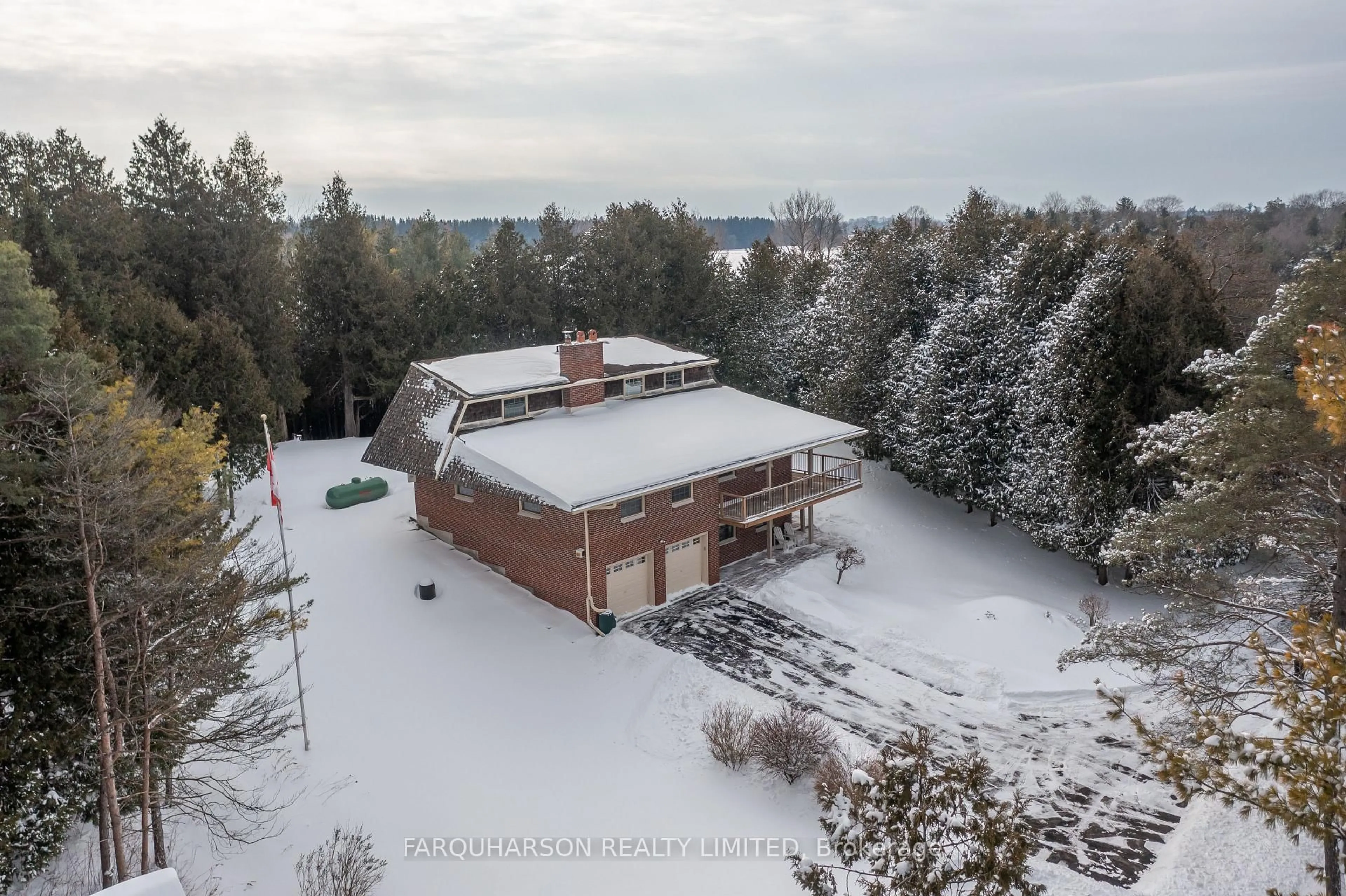 A pic from outside/outdoor area/front of a property/back of a property/a pic from drone, mountain view for 14401 Warden Ave, Whitchurch-Stouffville Ontario L4A 3T7