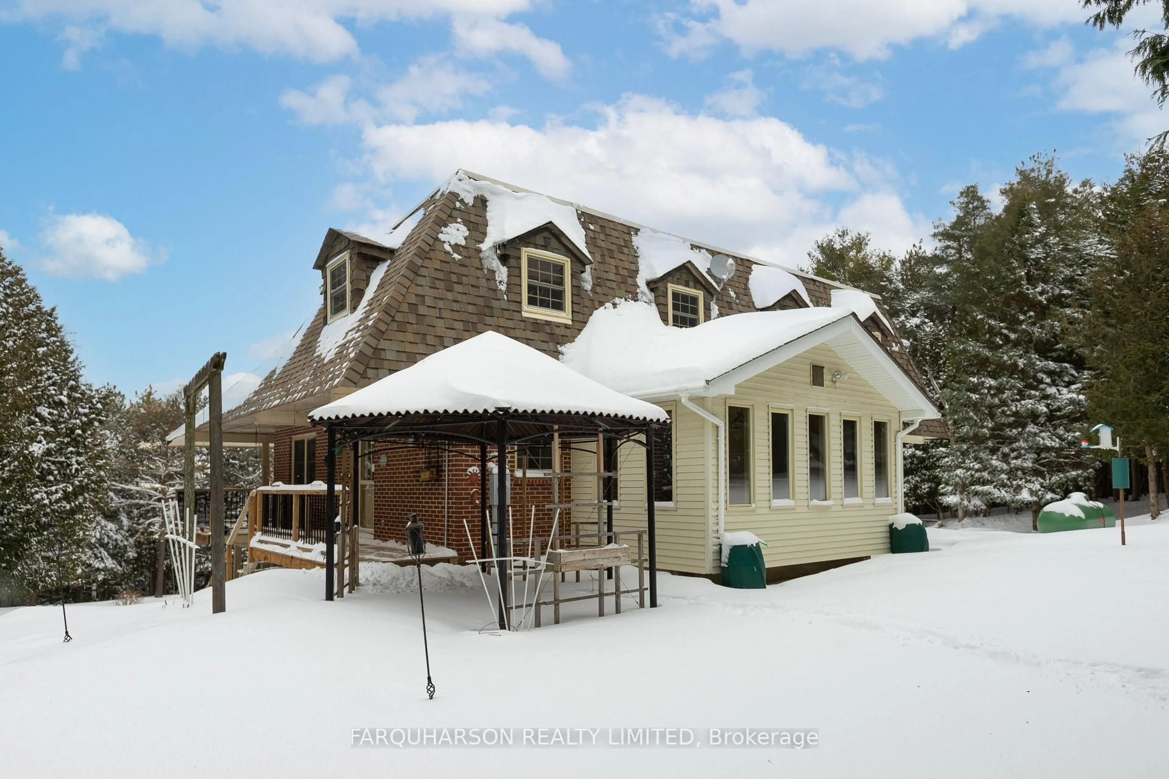 Patio, building for 14401 Warden Ave, Whitchurch-Stouffville Ontario L4A 3T7