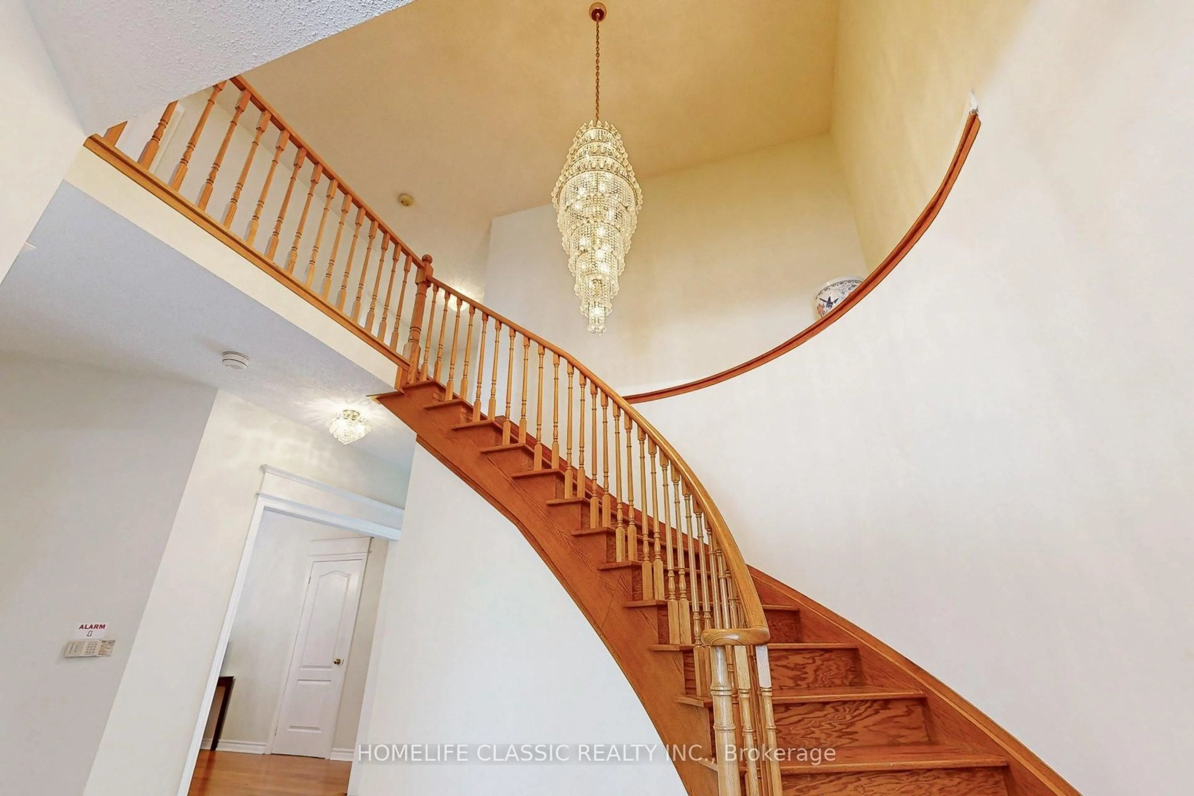 Stairs for 50 Oakhurst Dr, Vaughan Ontario L4J 7V3