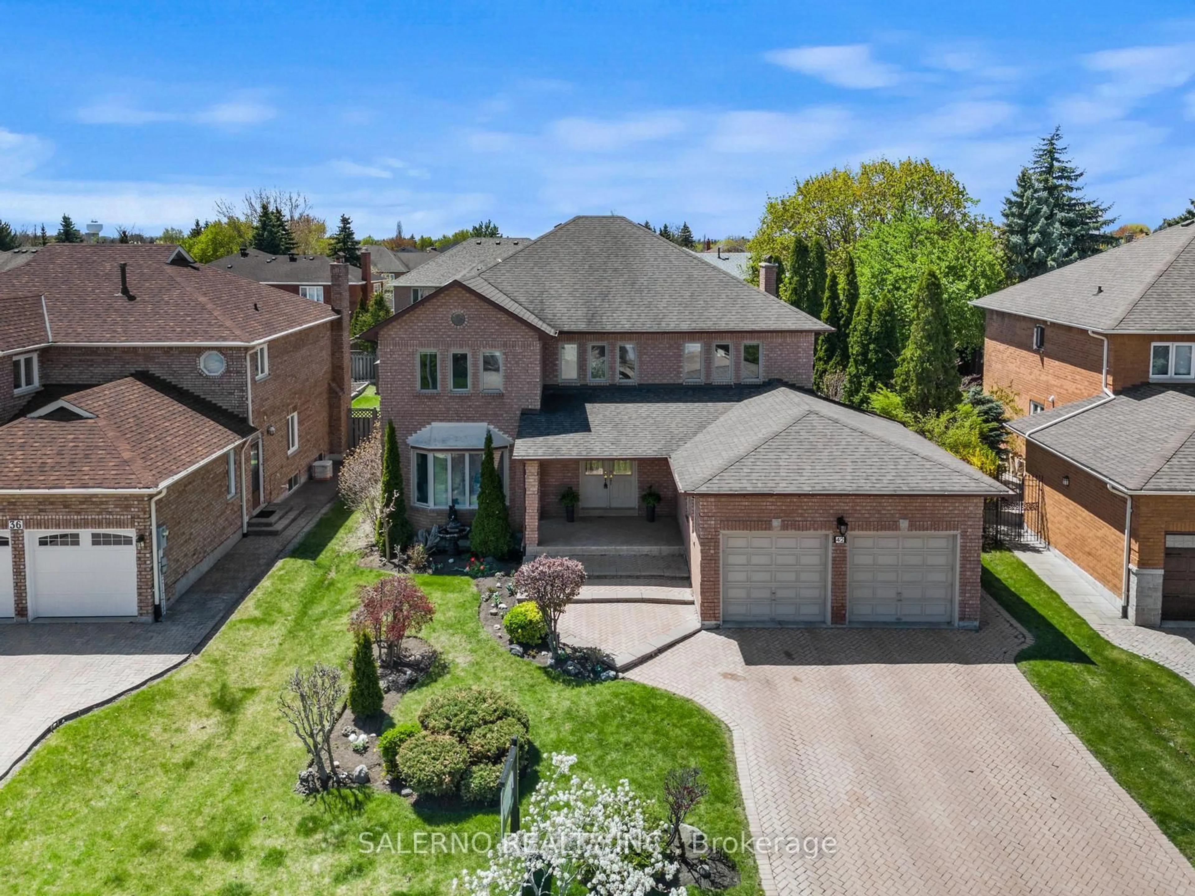 A pic from outside/outdoor area/front of a property/back of a property/a pic from drone, street for 42 Columbus Ave, Vaughan Ontario L4L 7G9