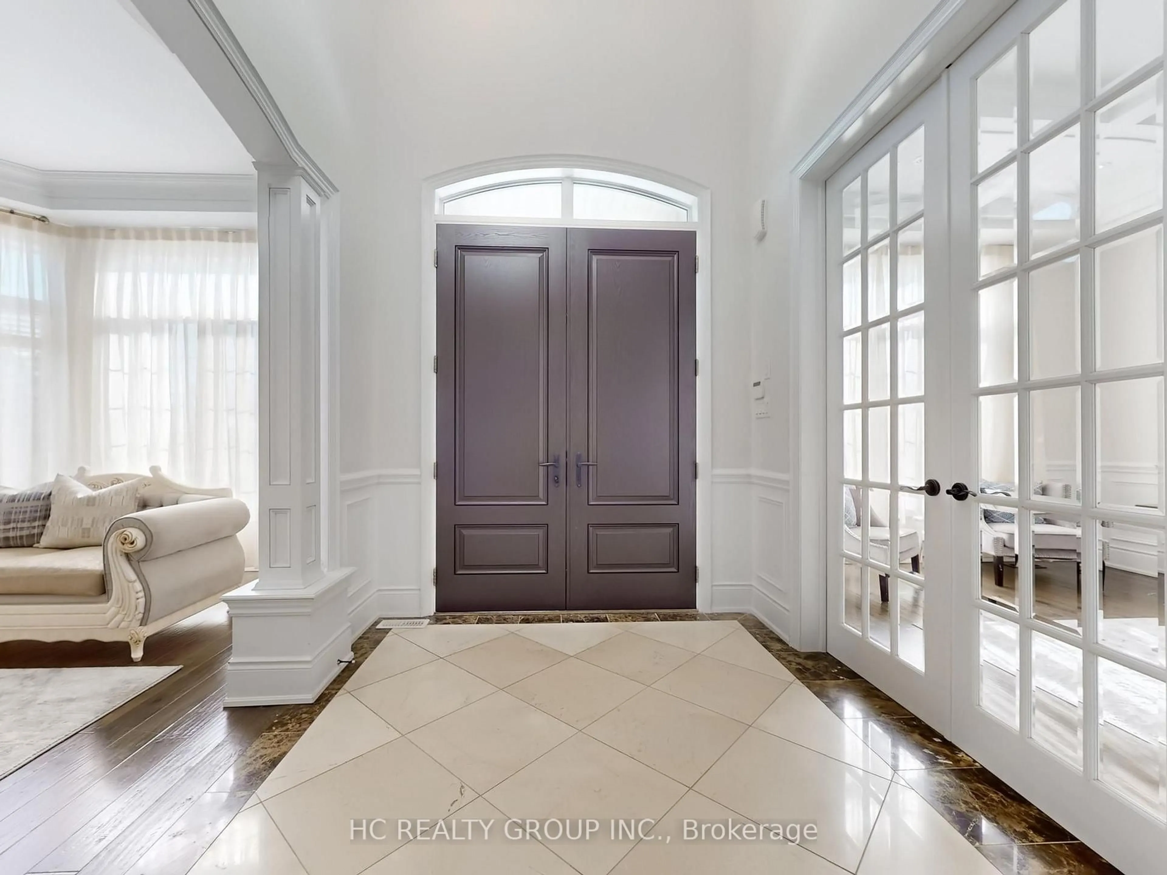 Indoor entryway for 99 Coon's Rd, Richmond Hill Ontario L4E 2R4