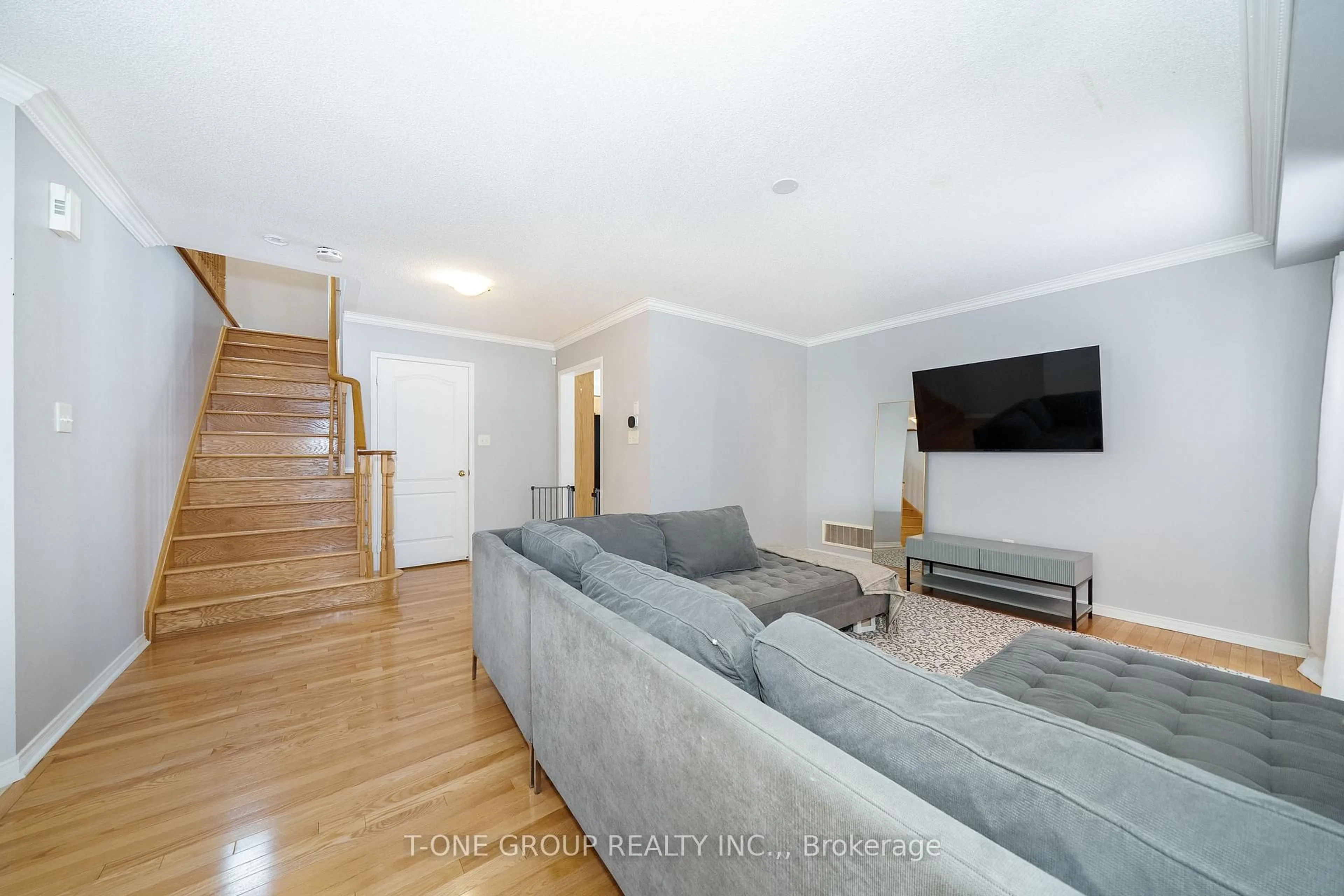 Living room with furniture, unknown for 156 Mavrinac Blvd, Aurora Ontario L4G 0G6