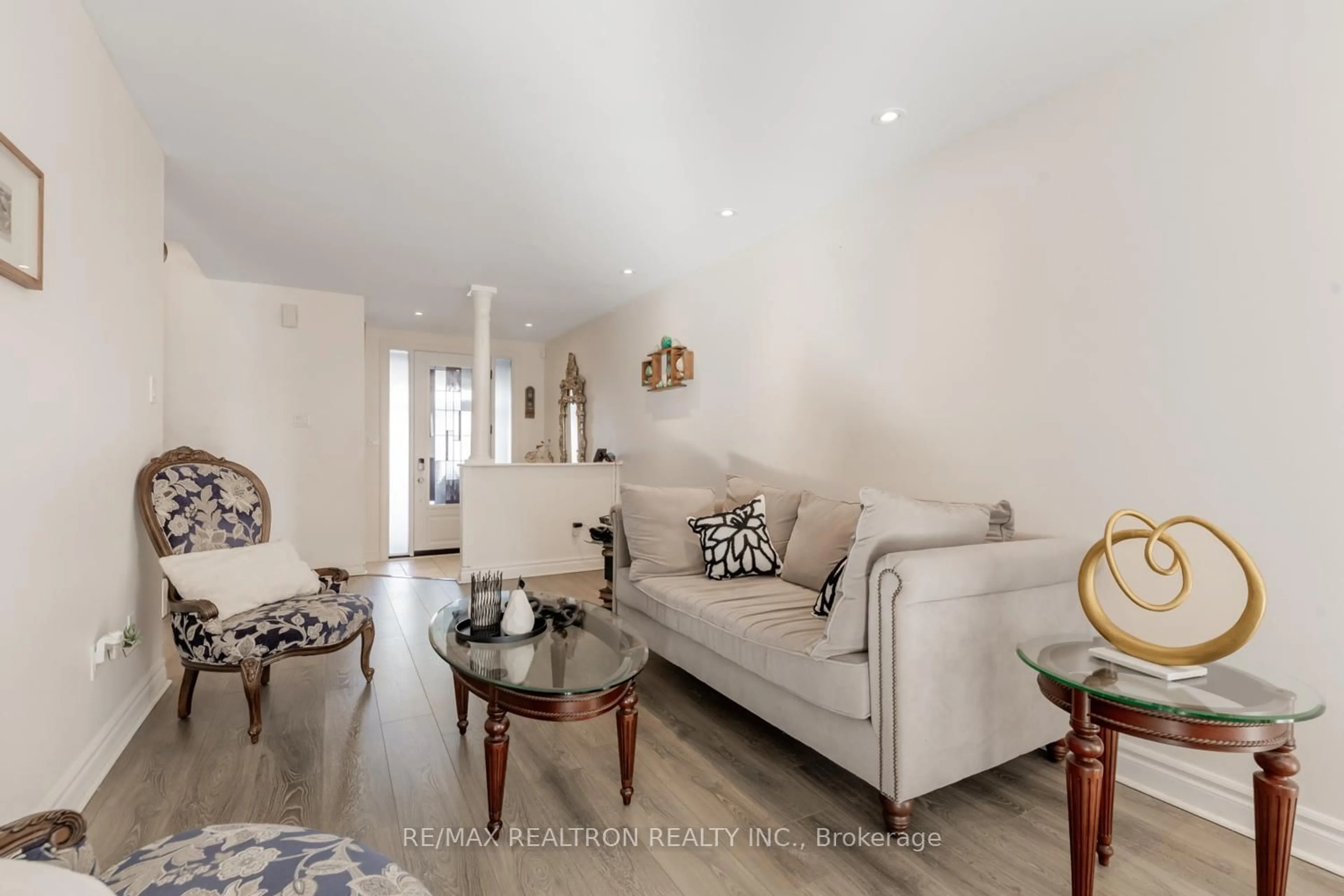 Living room with furniture, unknown for 109 Rose Branch Dr, Richmond Hill Ontario L4S 1J5