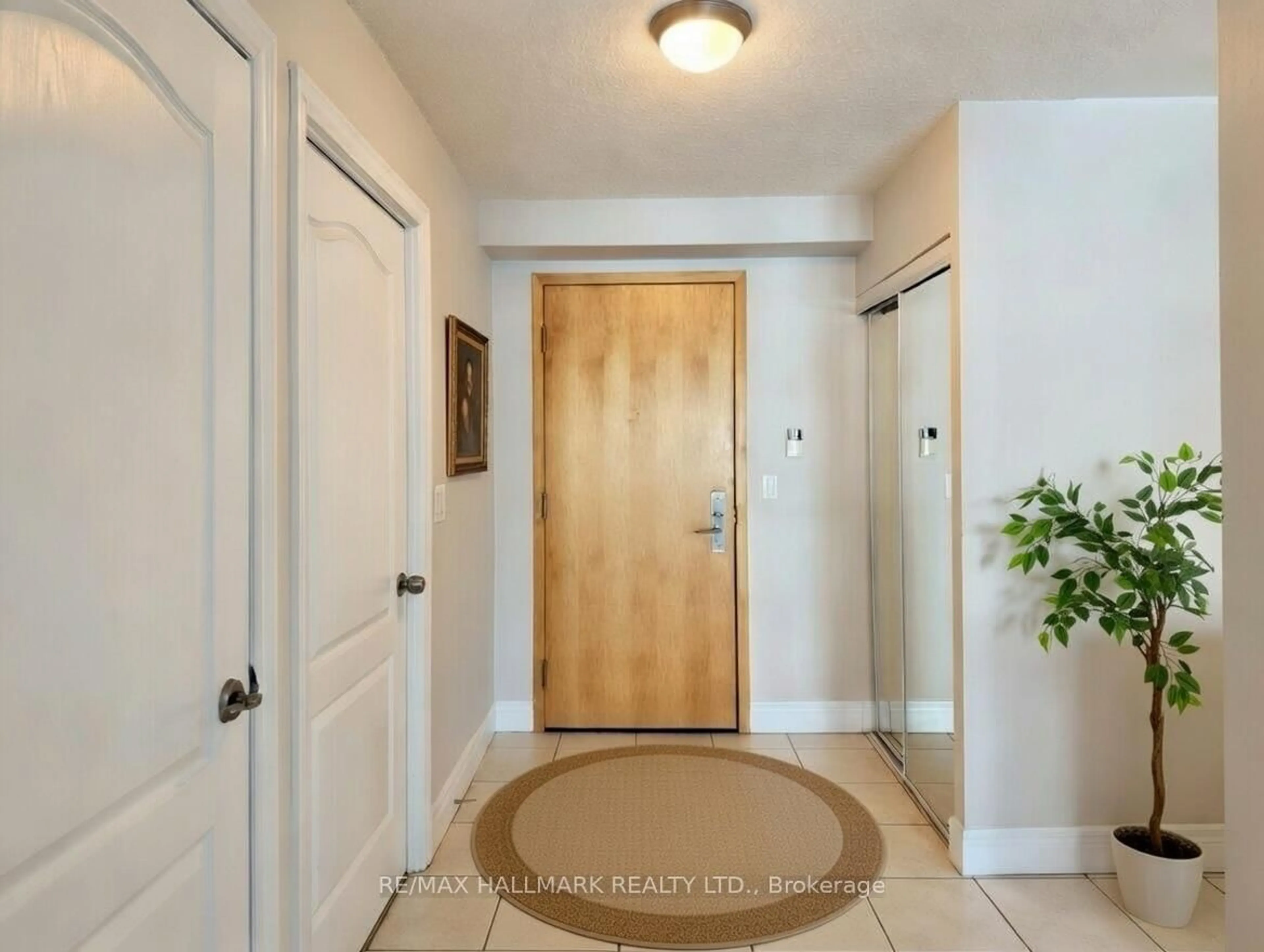 Indoor entryway for 48 Suncrest Blvd #616, Markham Ontario L3T 7Y5