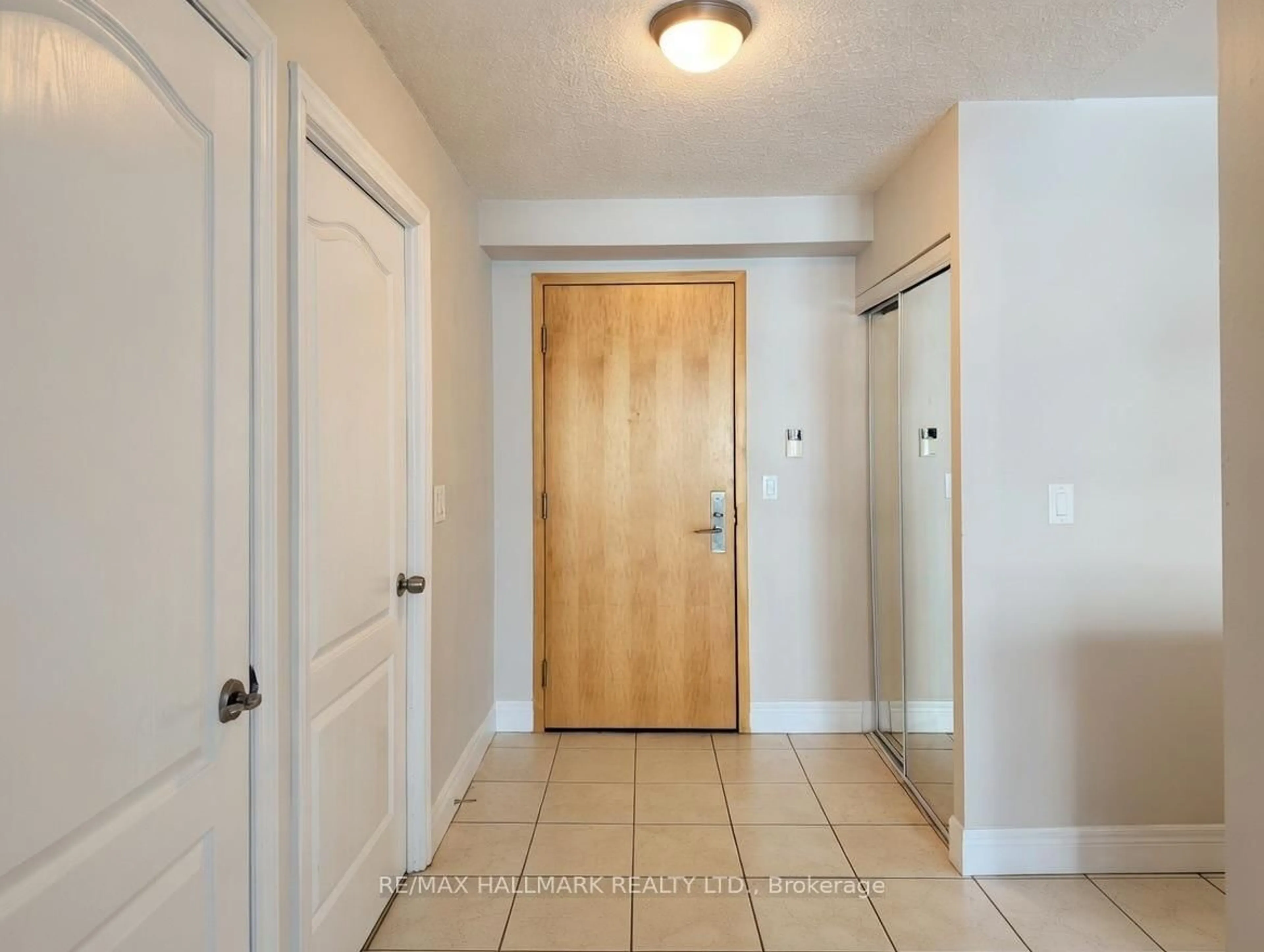 Indoor entryway for 48 Suncrest Blvd #616, Markham Ontario L3T 7Y5