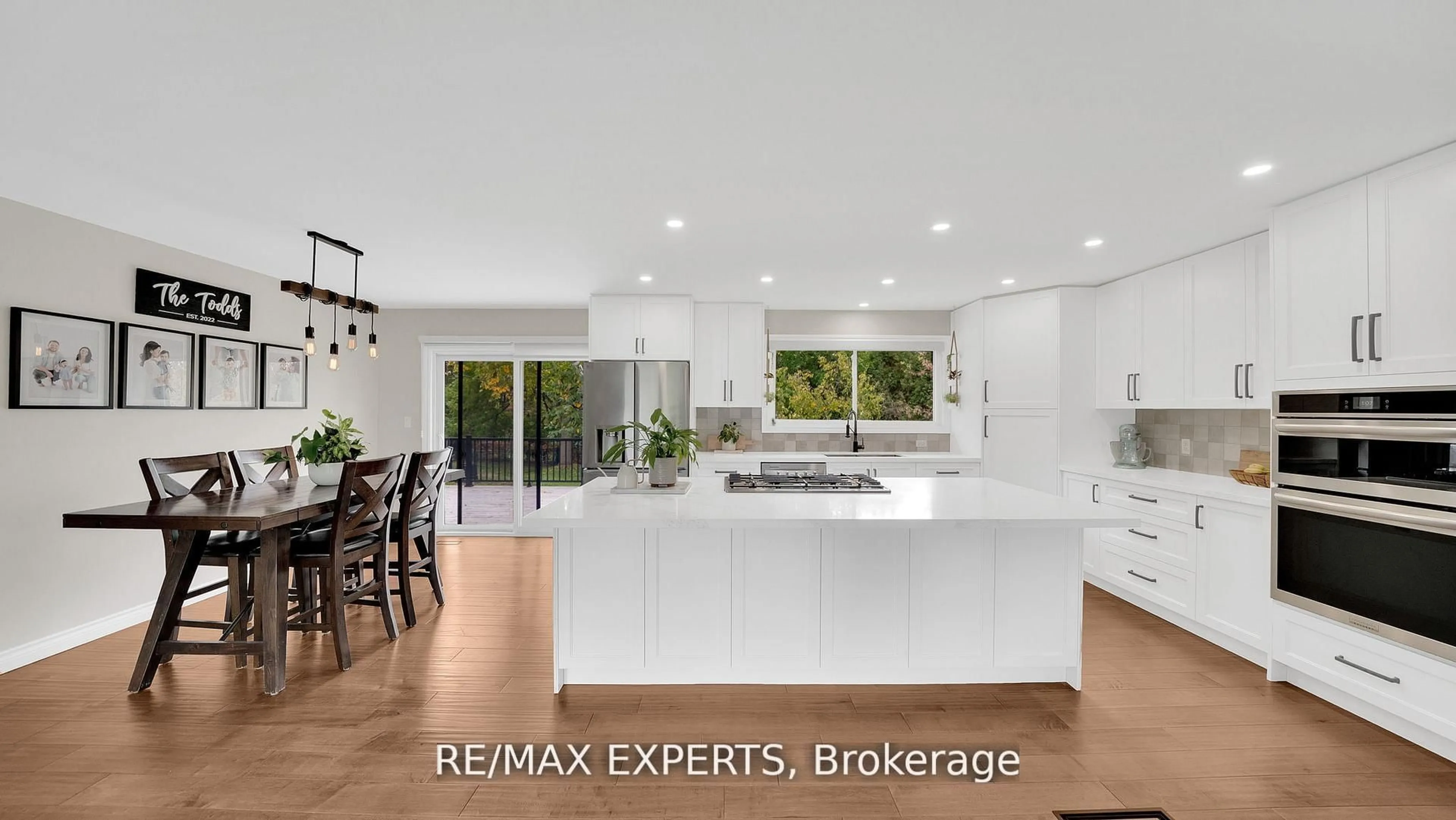 Open concept kitchen, ceramic/tile floor for 26 Wellar Ave, King Ontario L0G 1N0