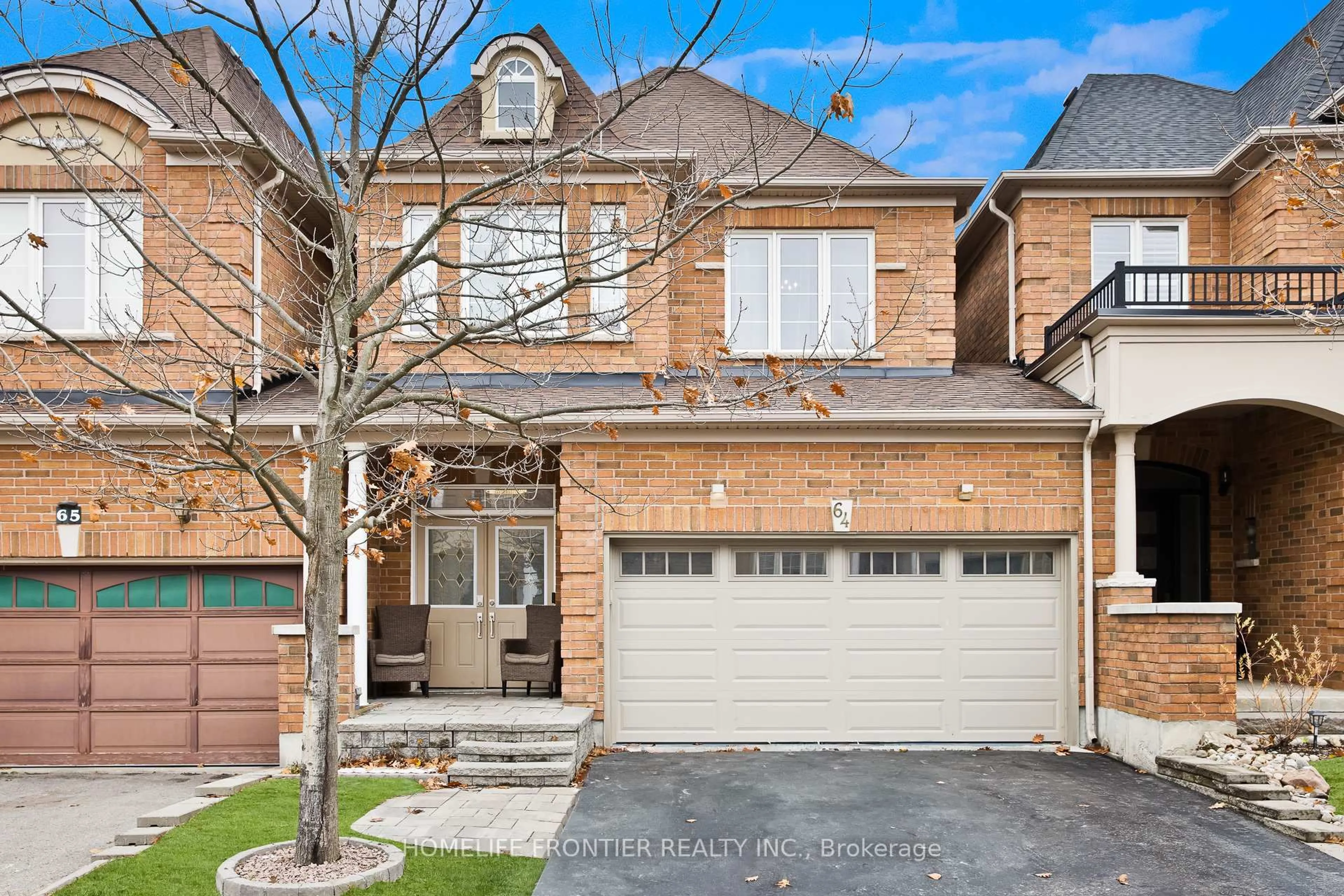 Home with brick exterior material, street for 280 Paradelle Dr #64, Richmond Hill Ontario L4E 0E1