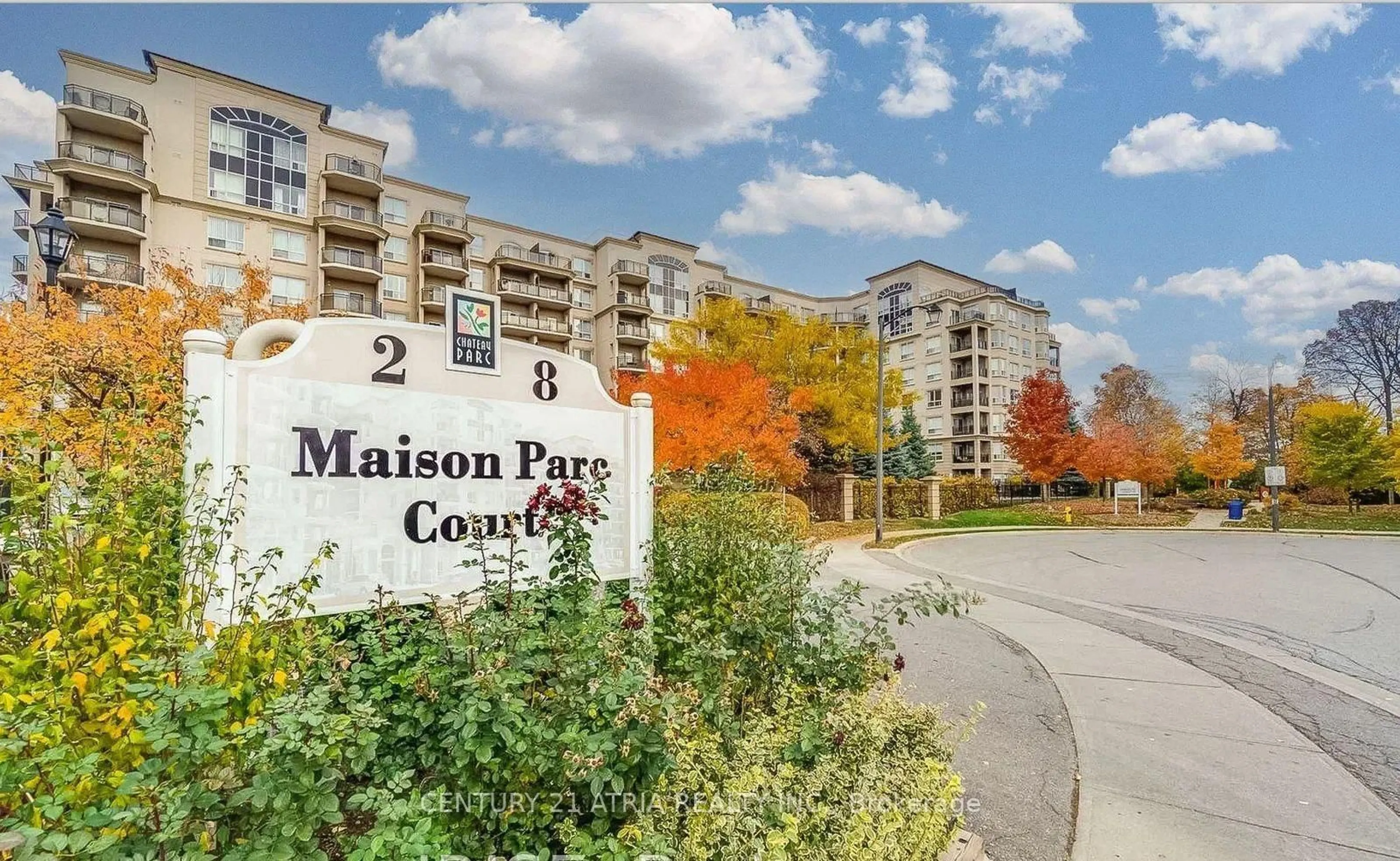 Unknown for 8 Maison Parc Crt #118, Vaughan Ontario L4J 0K5