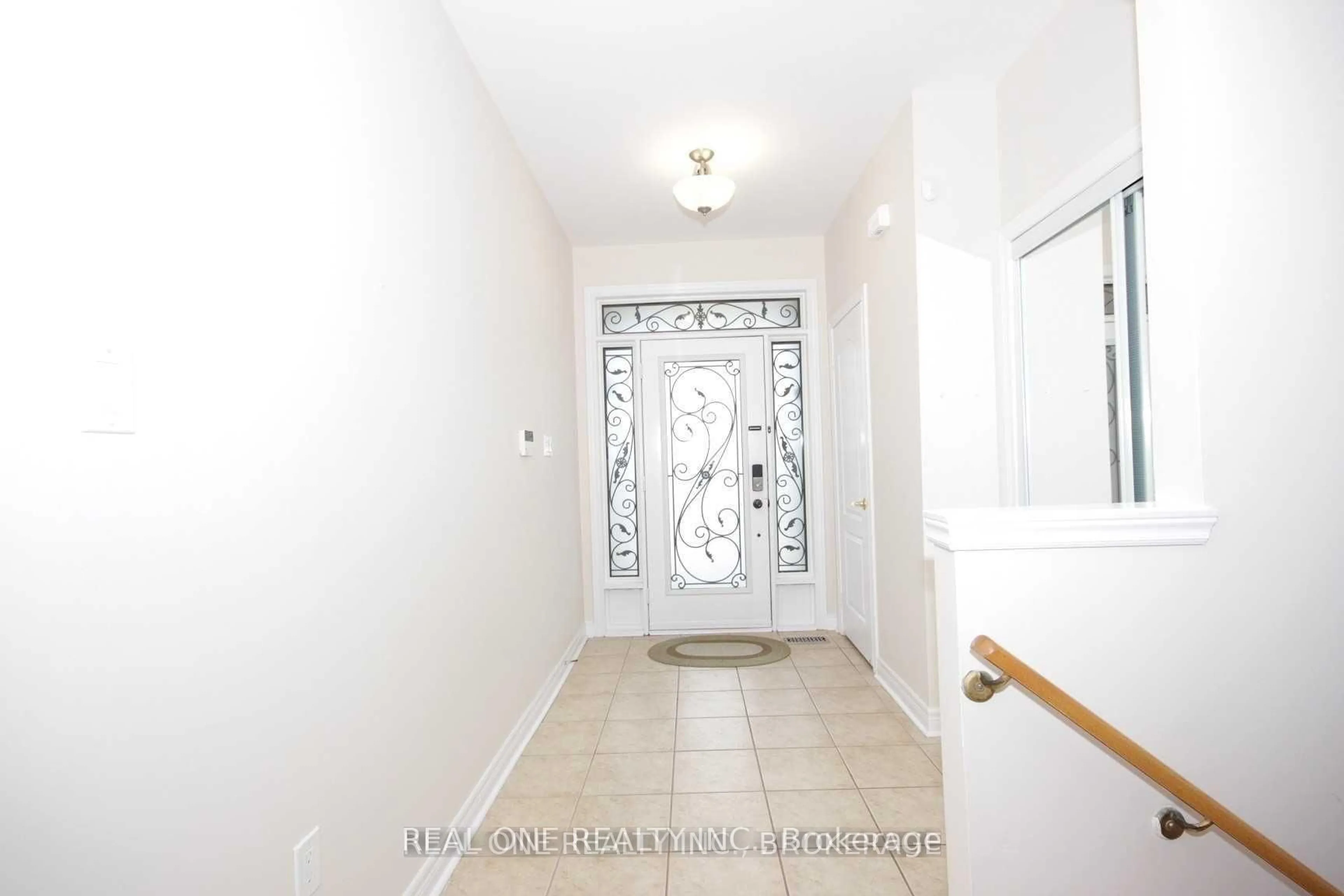Indoor entryway for 116 Mistywood Cres, Vaughan Ontario L4J 9K2