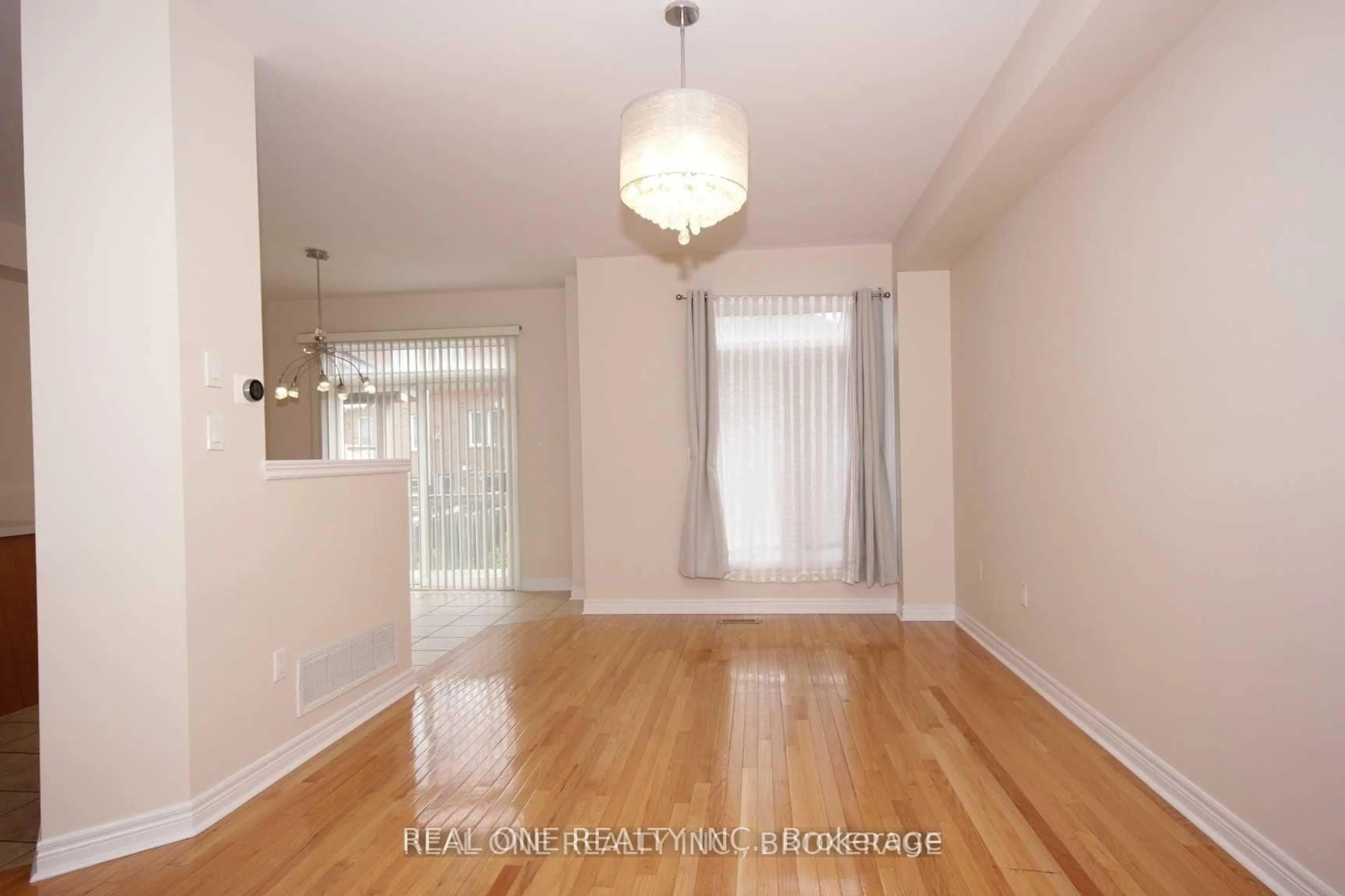 A pic of a room for 116 Mistywood Cres, Vaughan Ontario L4J 9K2