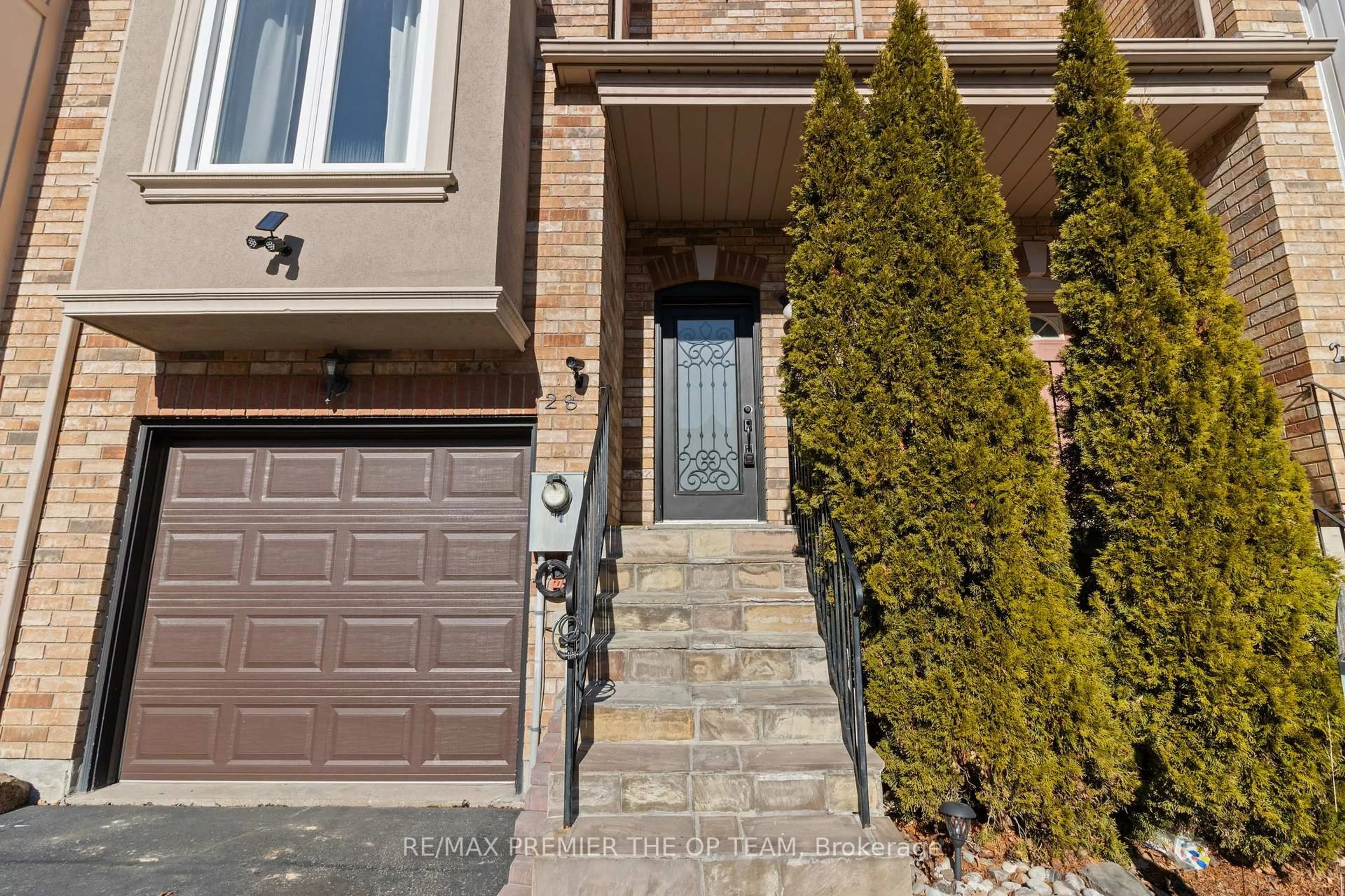 Home with brick exterior material, street for 28 Kelso Cres, Vaughan Ontario L6A 2C7