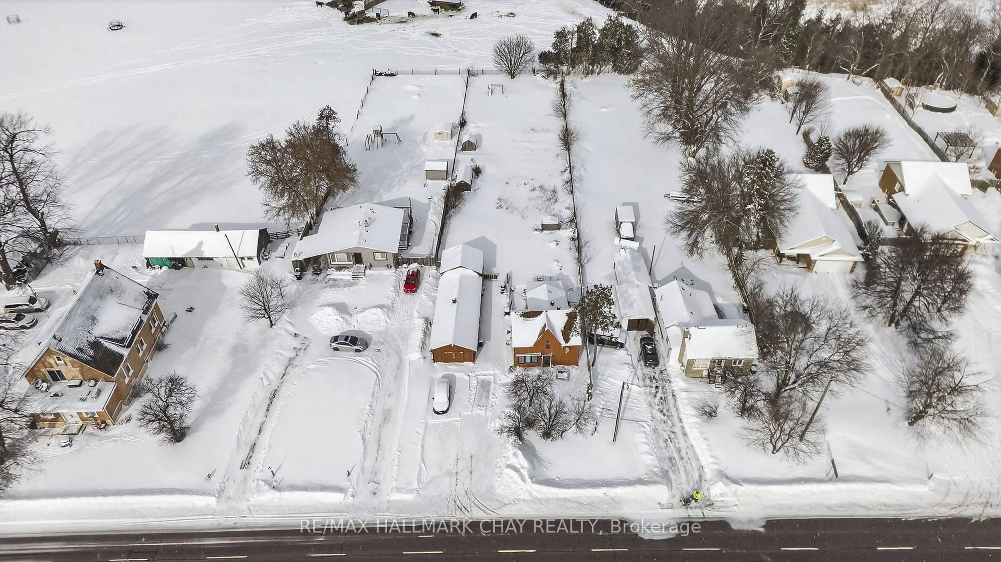 A pic from outside/outdoor area/front of a property/back of a property/a pic from drone, street for 6278 Highway 89, New Tecumseth Ontario L9R 1V2