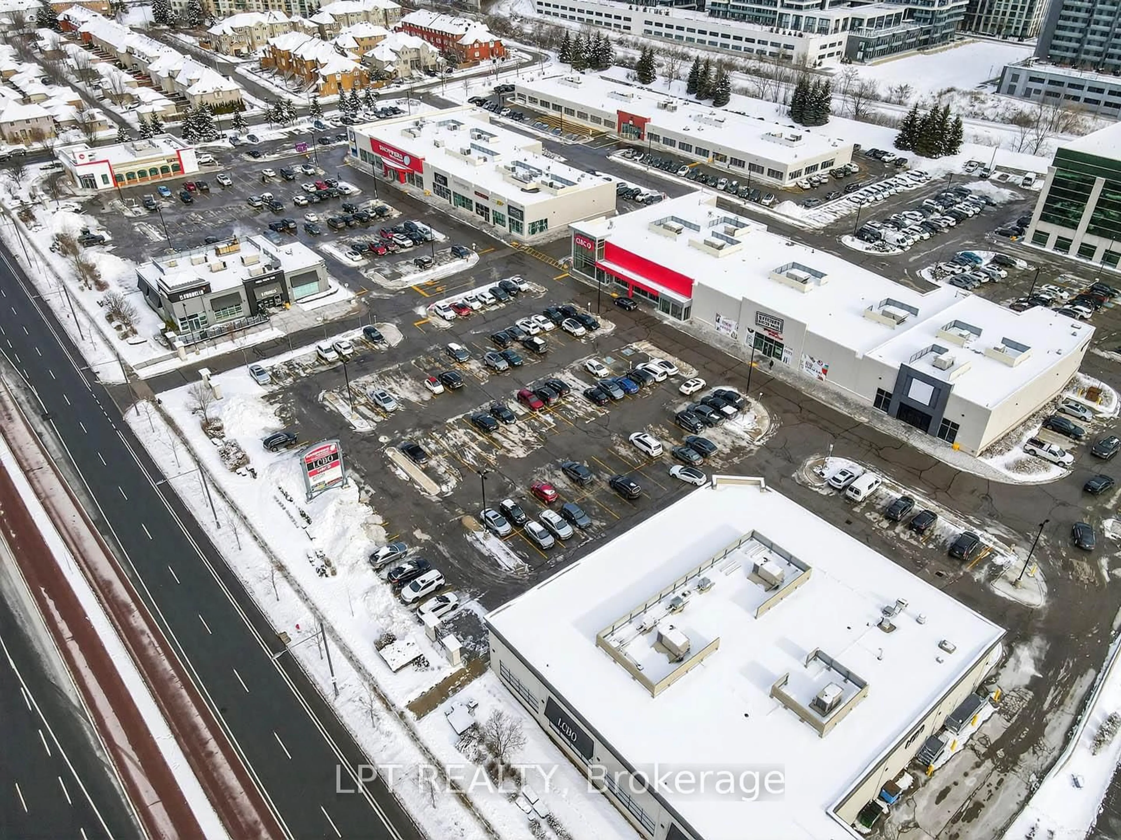 A pic from outside/outdoor area/front of a property/back of a property/a pic from drone, city buildings view from balcony for 51 Baffin Crt #PH06, Richmond Hill Ontario L4B 4P6
