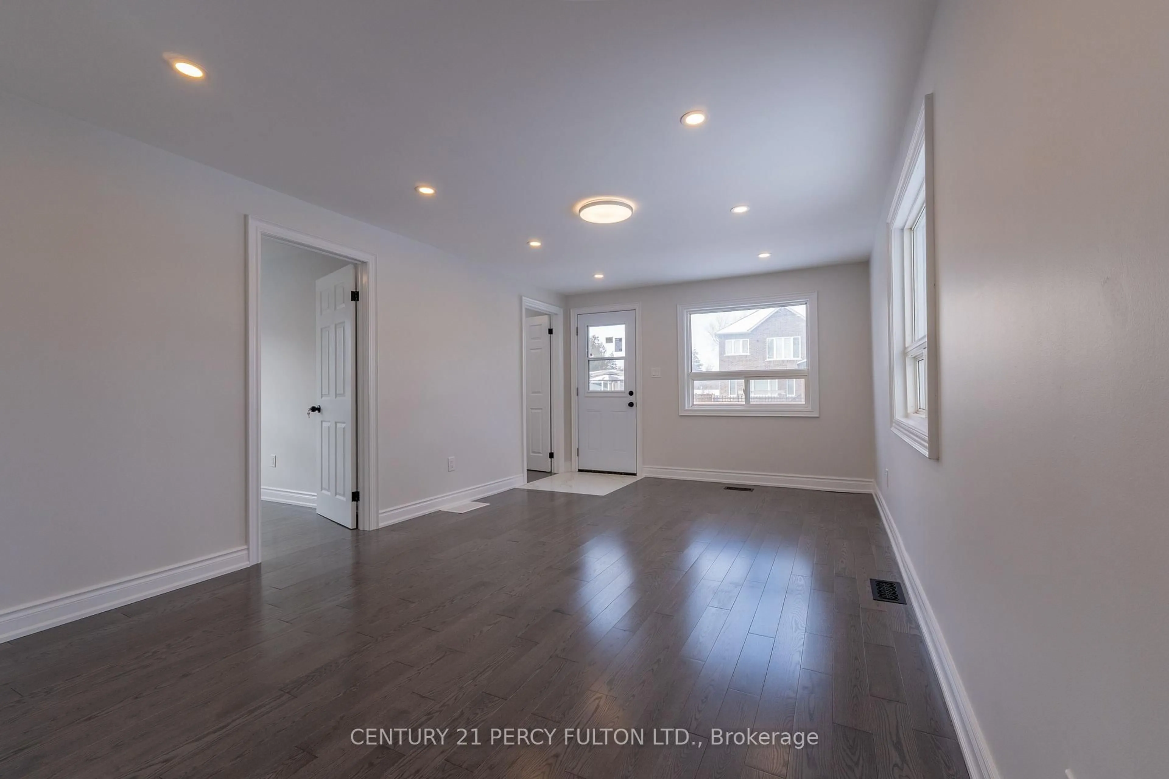 A pic of a room for 193 Cameron Cres, Georgina Ontario L4P 2N7