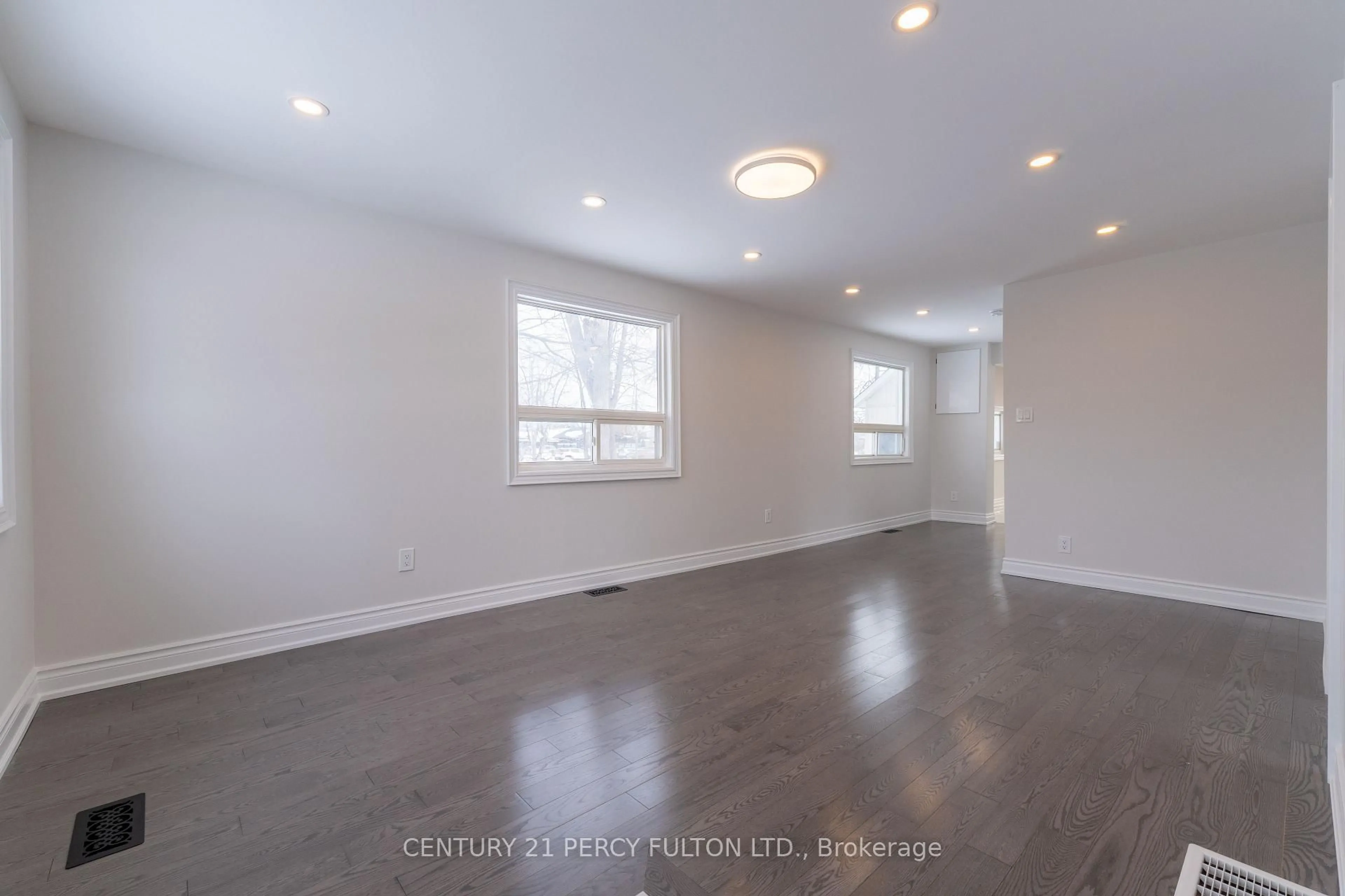 A pic of a room for 193 Cameron Cres, Georgina Ontario L4P 2N7