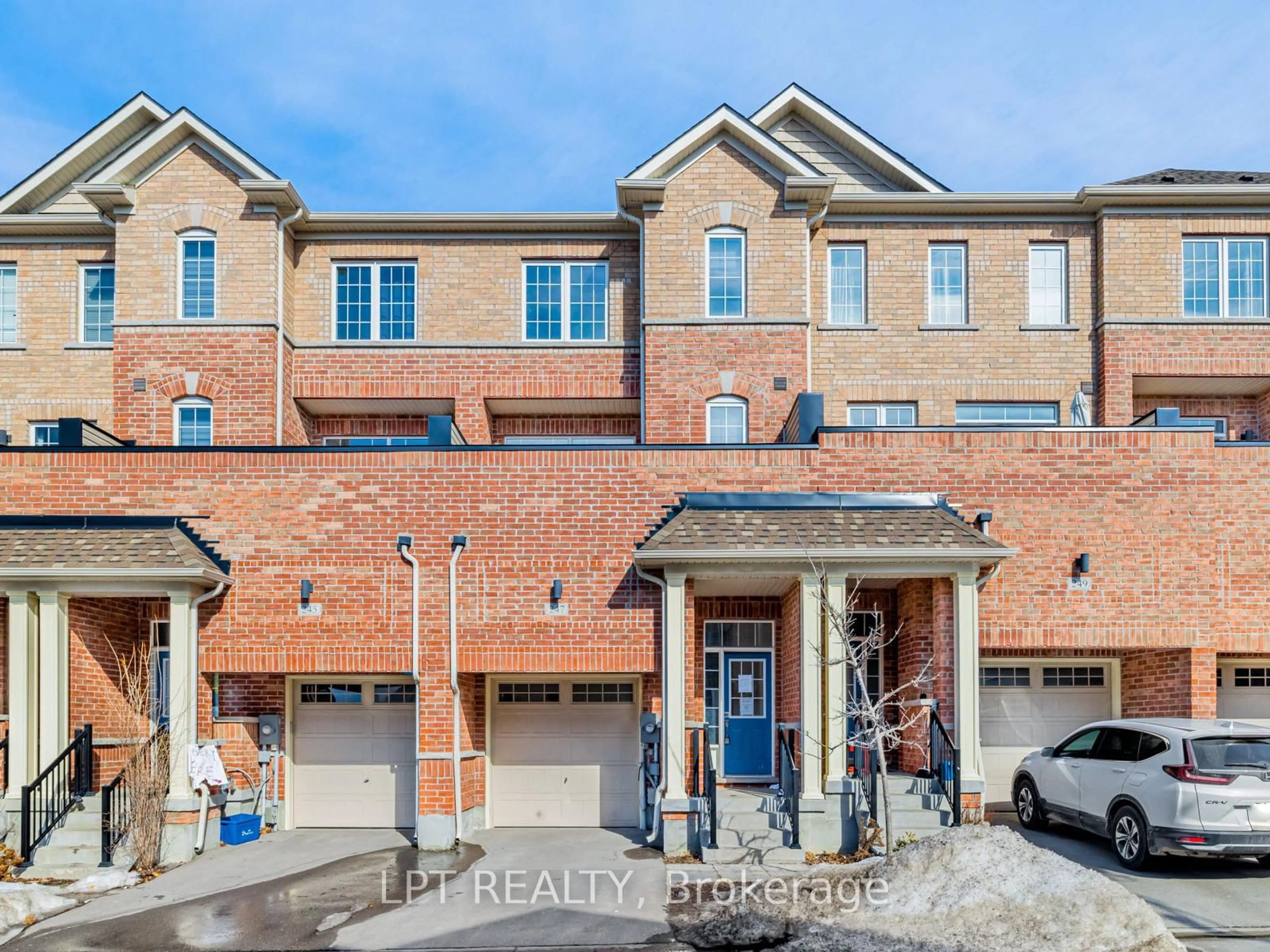 Home with brick exterior material, street for 247 Harding Park St, Newmarket Ontario L3Y 0E3