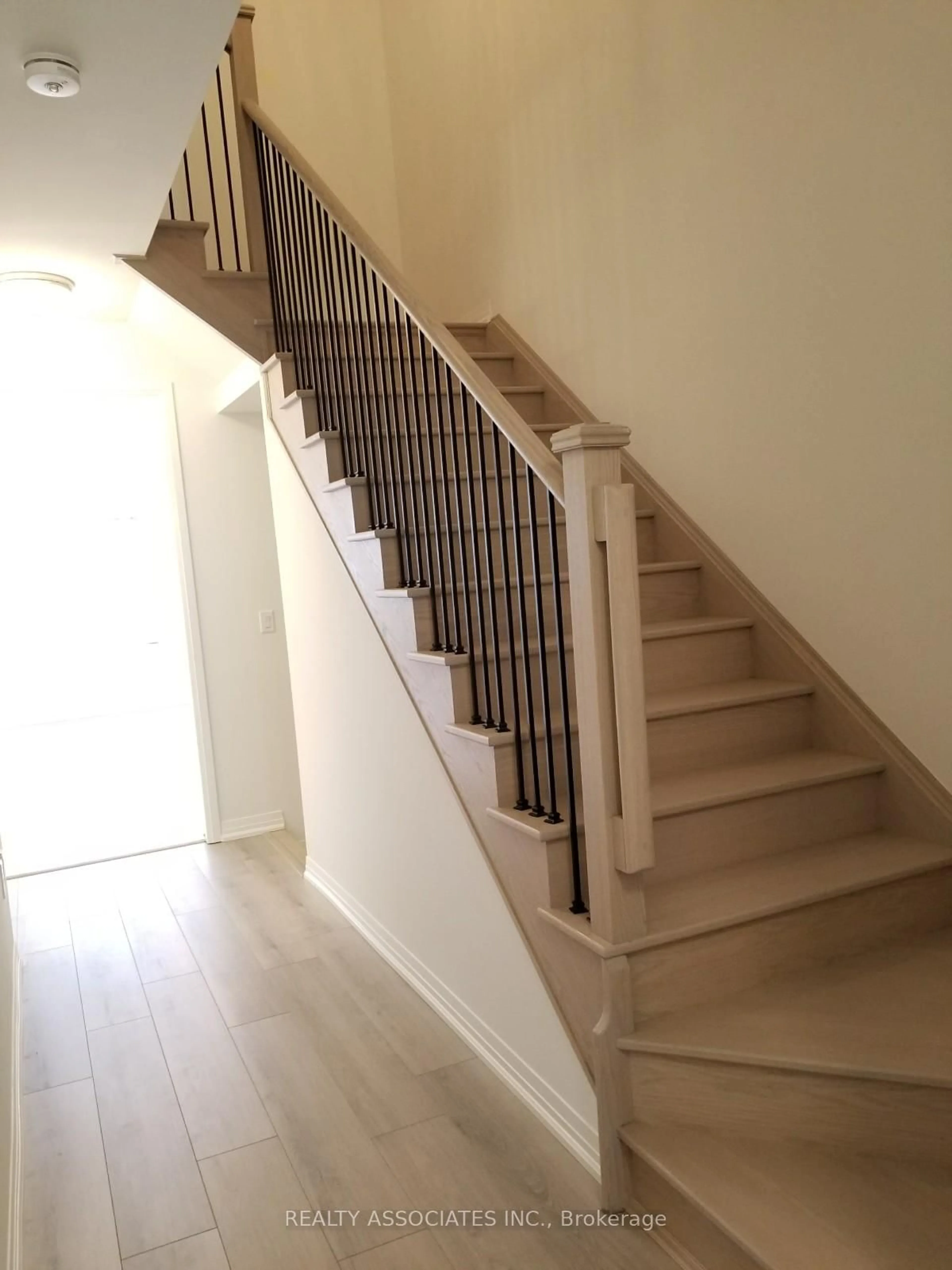 Stairs for 71 Schmeltzer Cres, Richmond Hill Ontario L4E 1J1