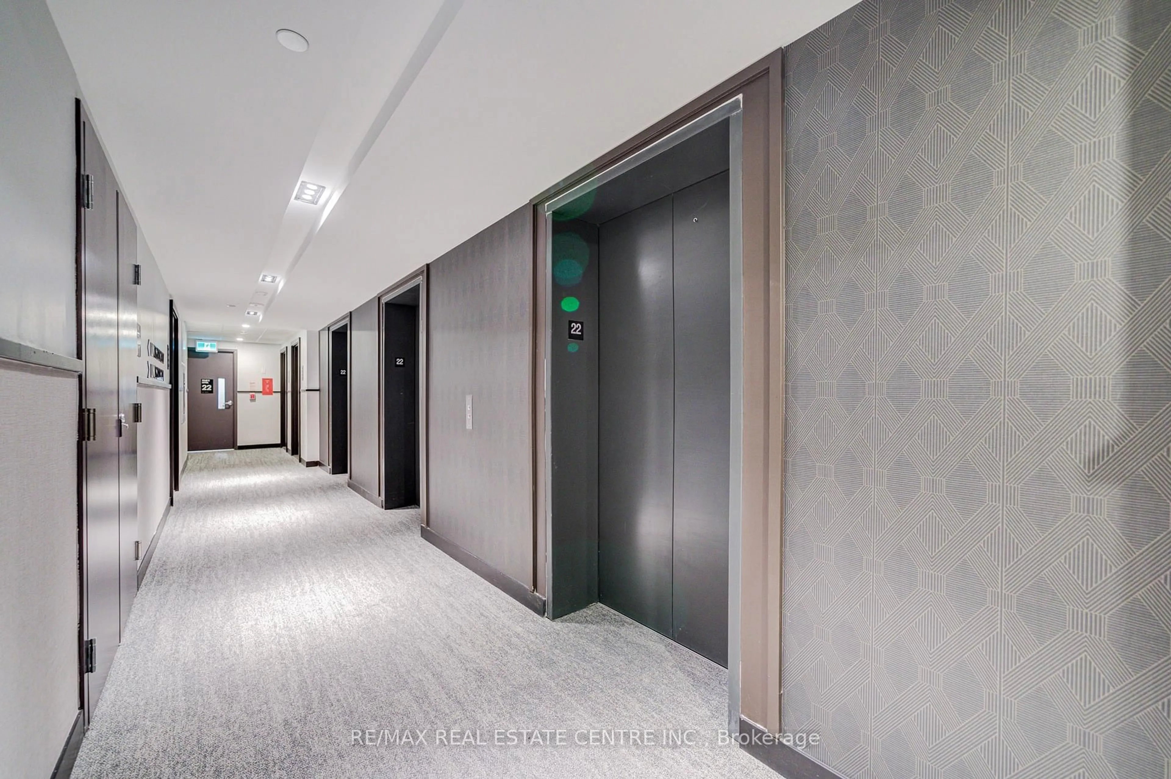 Indoor foyer for 474 Caldari Rd #2204, Vaughan Ontario L4K 0R5