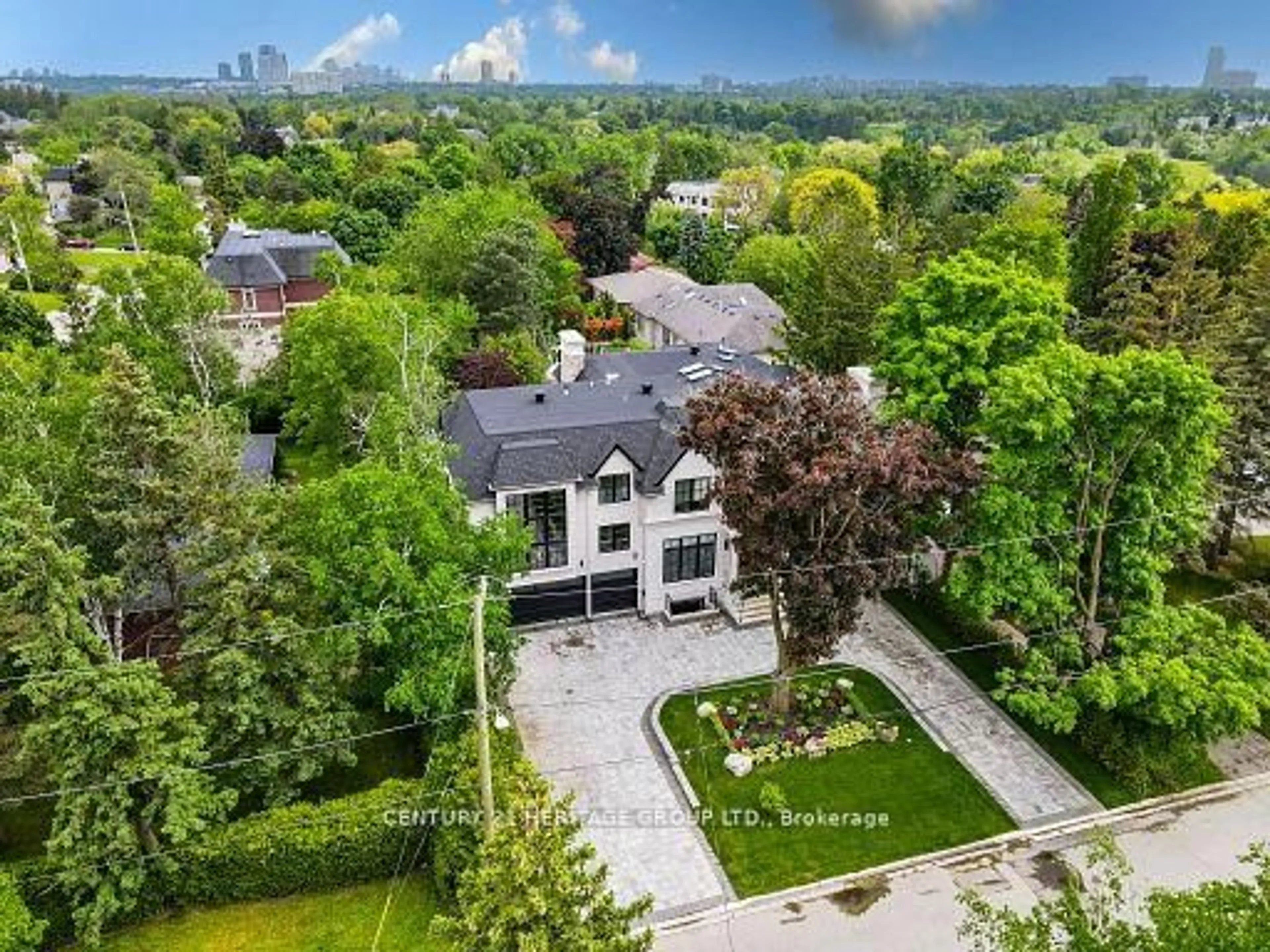 A pic from outside/outdoor area/front of a property/back of a property/a pic from drone, street for 3 Idleswift Dr, Vaughan Ontario L4J 1K6