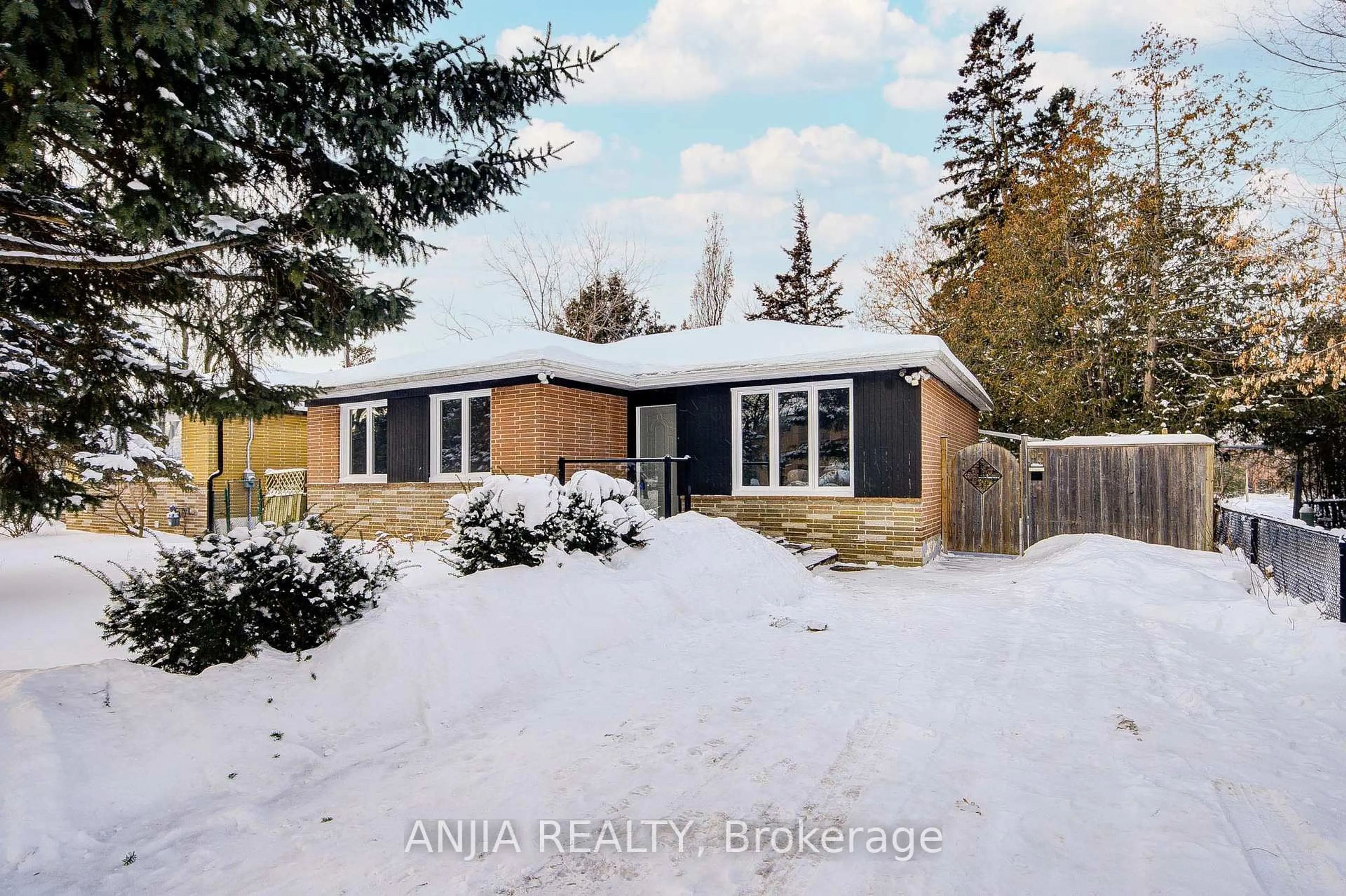 Unknown for 63 Rockport Cres, Richmond Hill Ontario L4C 2L7