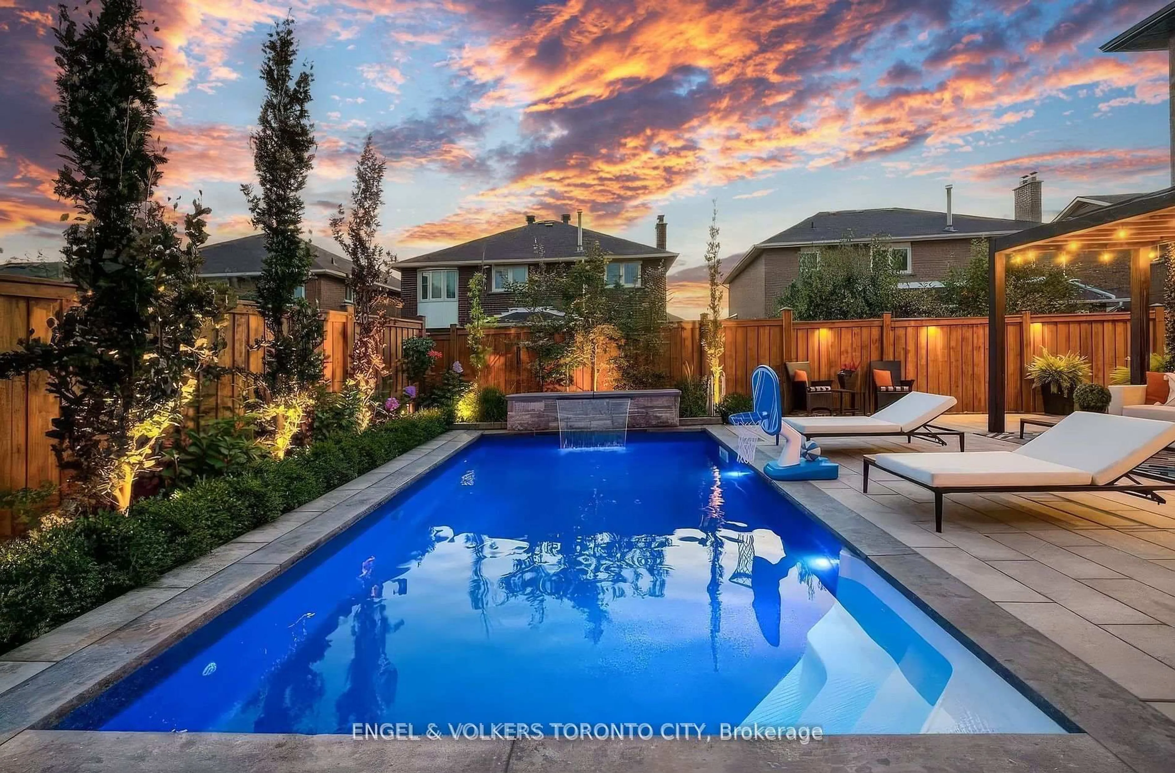 Pool for 57 Burgosa Crt, Vaughan Ontario L4L 5C8