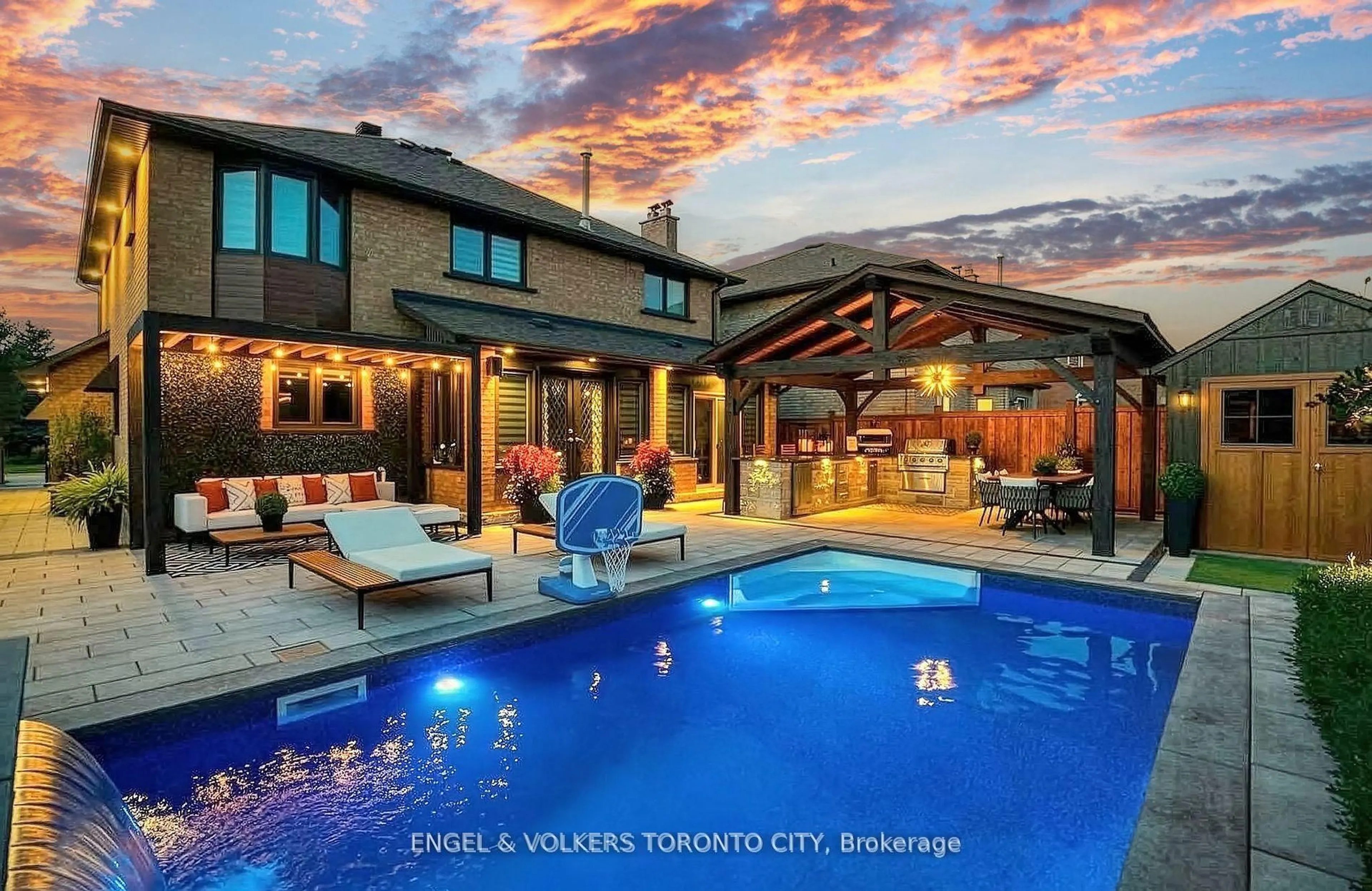 Pool for 57 Burgosa Crt, Vaughan Ontario L4L 5C8