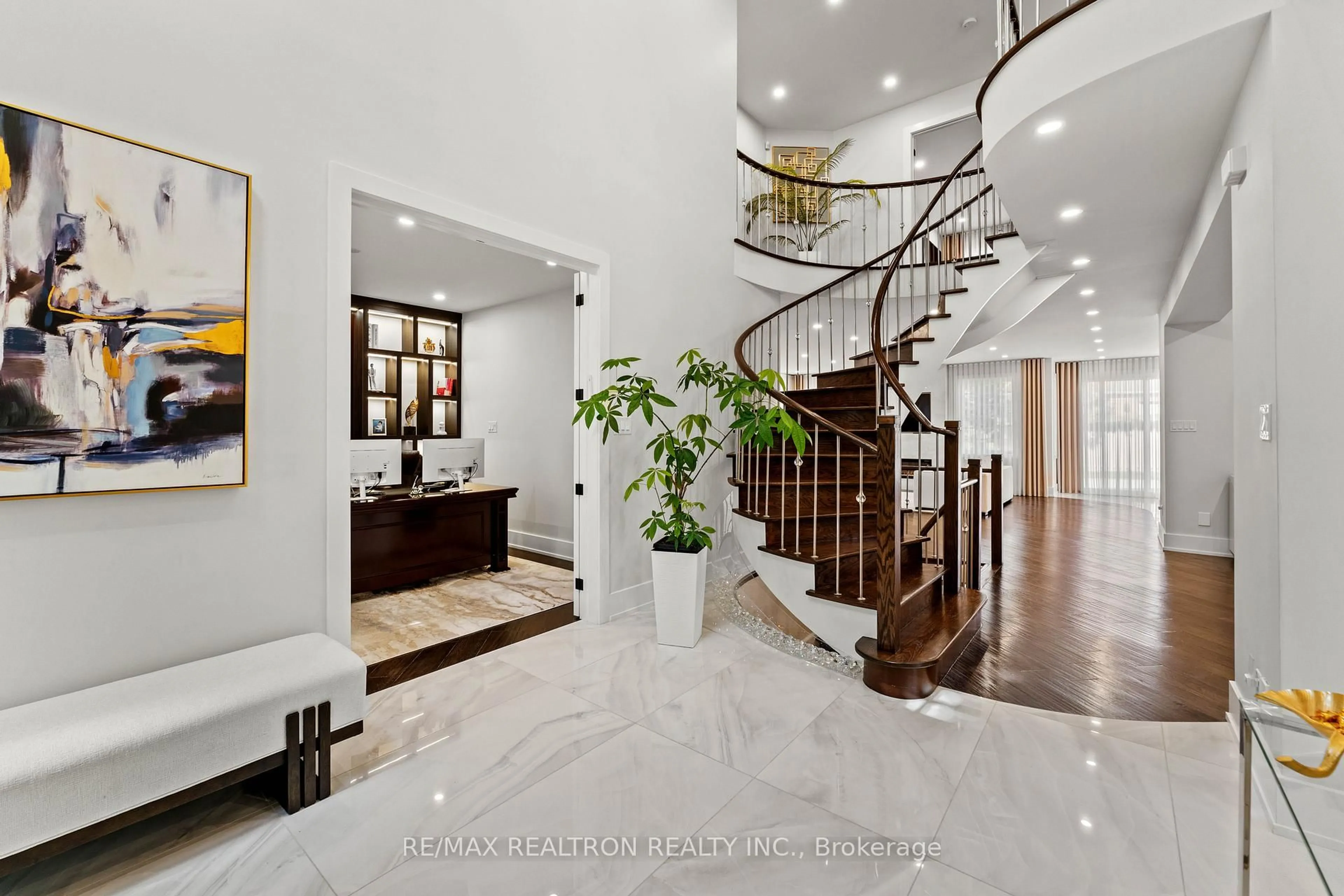 Unknown for 63 Willett Cres, Richmond Hill Ontario L4C 7W2