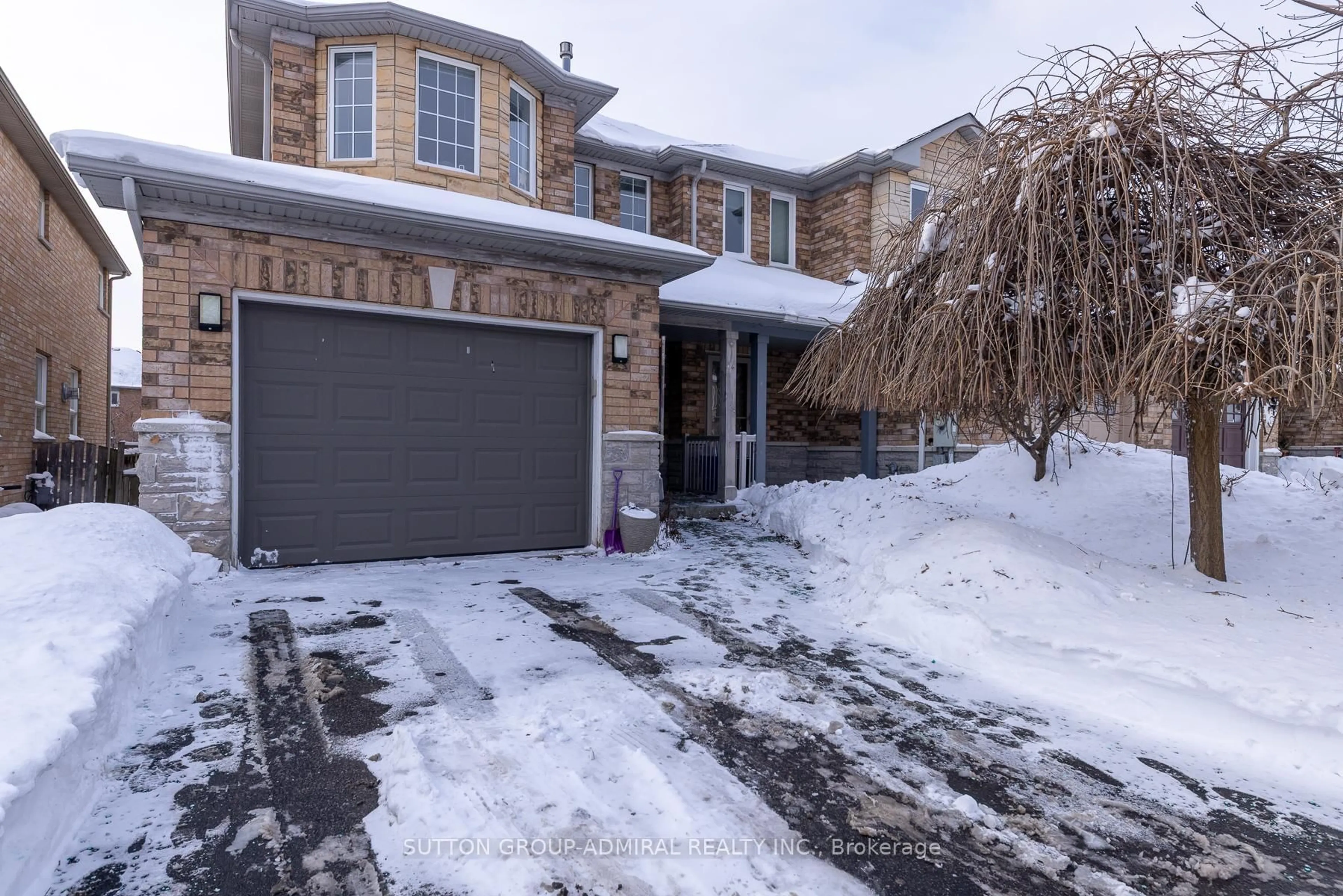 A pic from outside/outdoor area/front of a property/back of a property/a pic from drone, street for 119 Foxfield Cres, Vaughan Ontario L4K 5E7
