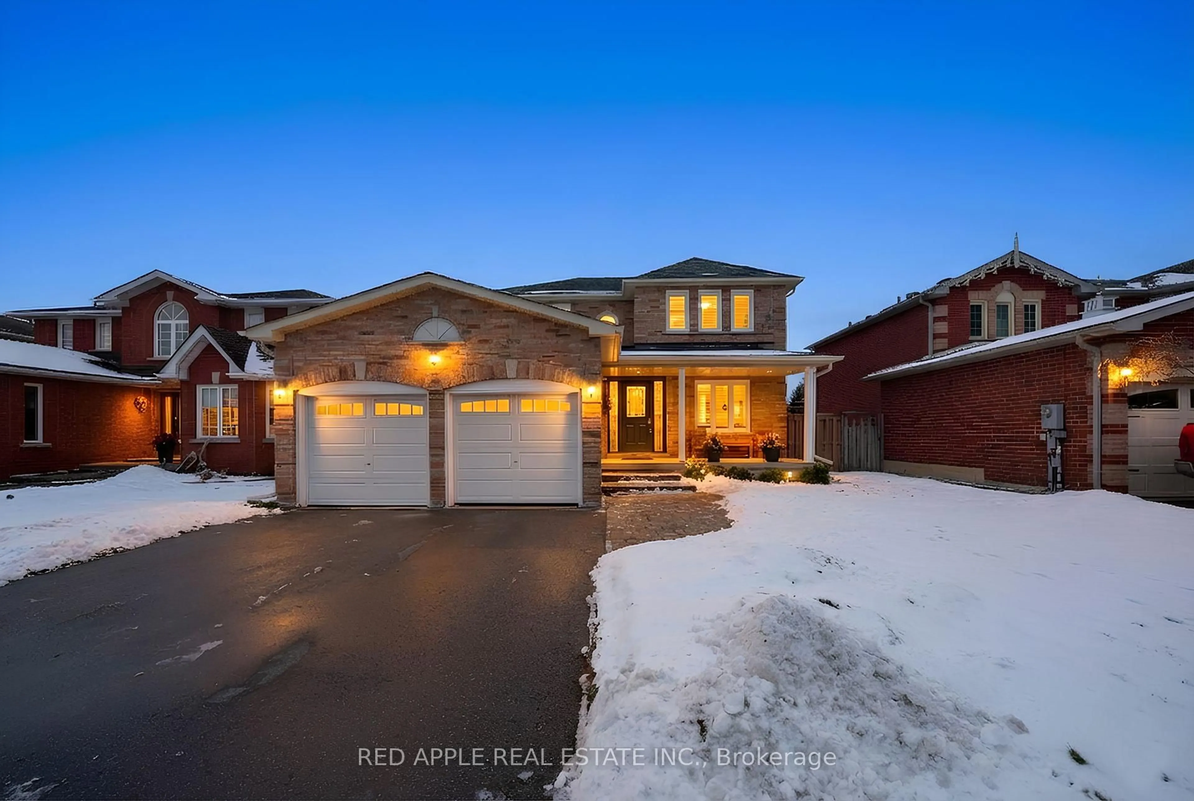 Home with brick exterior material, street for 131 Northgate Dr, Bradford West Gwillimbury Ontario L3Z 2Z7