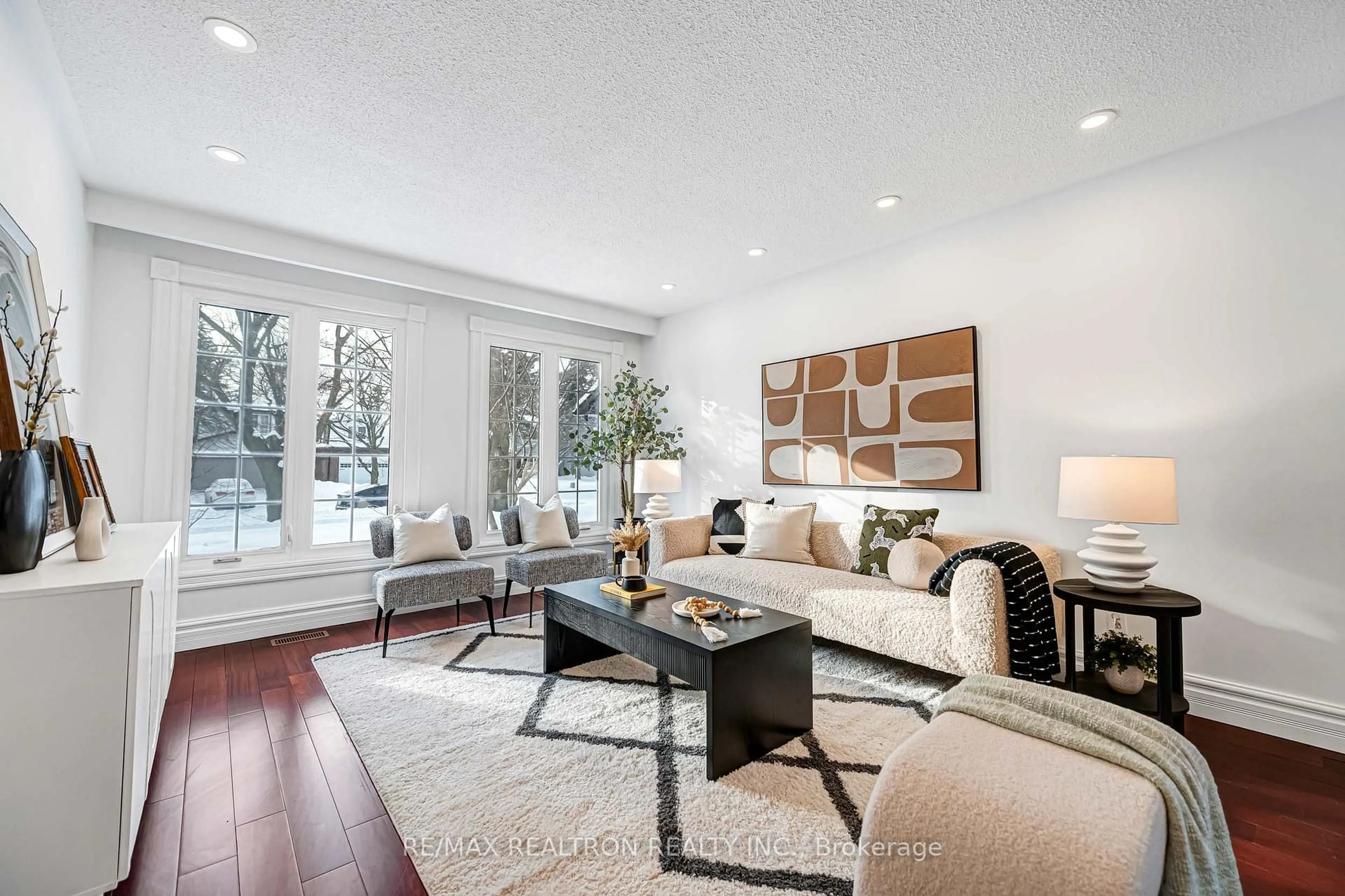 Living room with furniture, unknown for 40 Ferrah St, Markham Ontario L3R 1N5