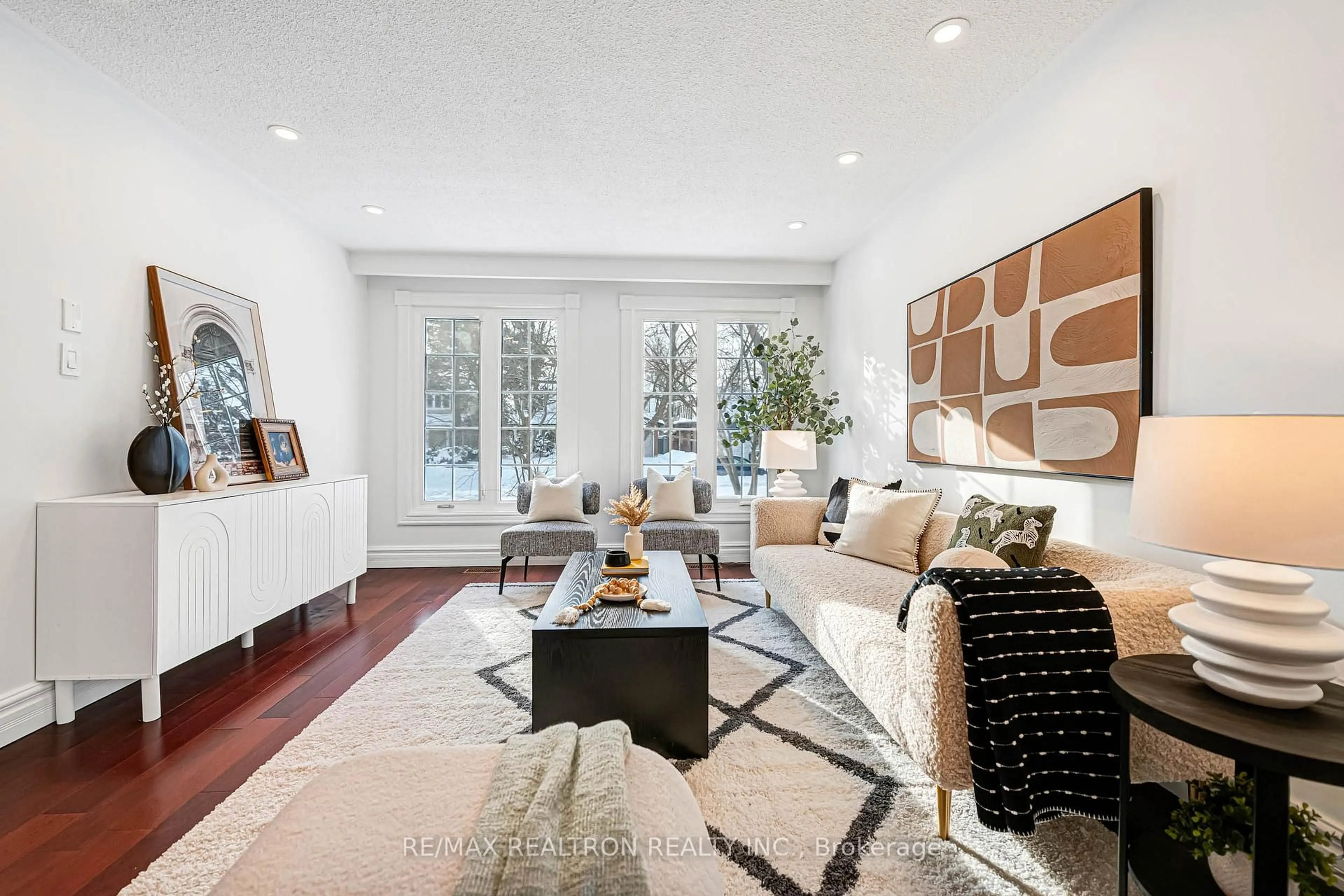 Living room with furniture, unknown for 40 Ferrah St, Markham Ontario L3R 1N5