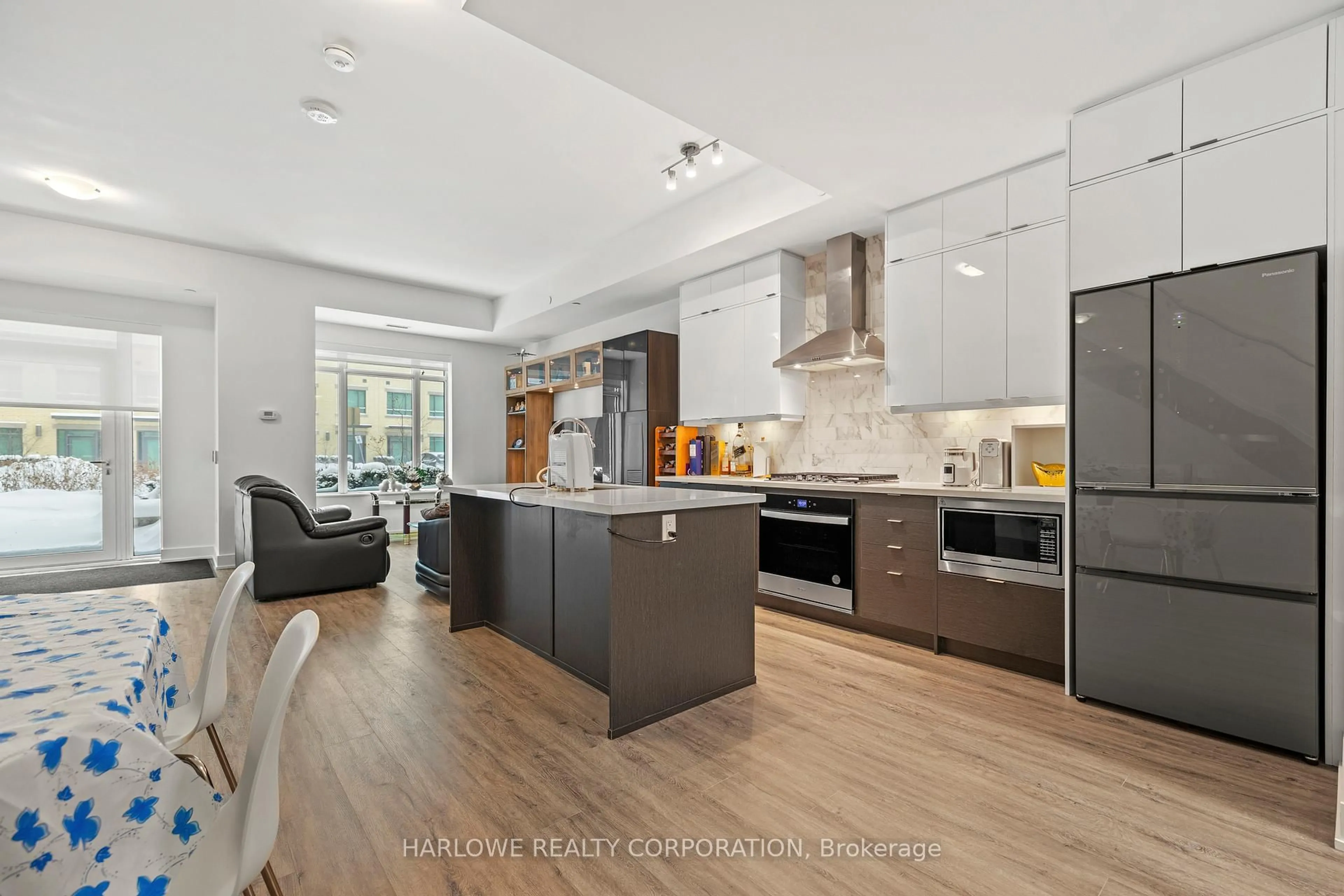 Open concept kitchen, unknown for 11782 Ninth Line #106 A, Whitchurch-Stouffville Ontario L4A 5E9