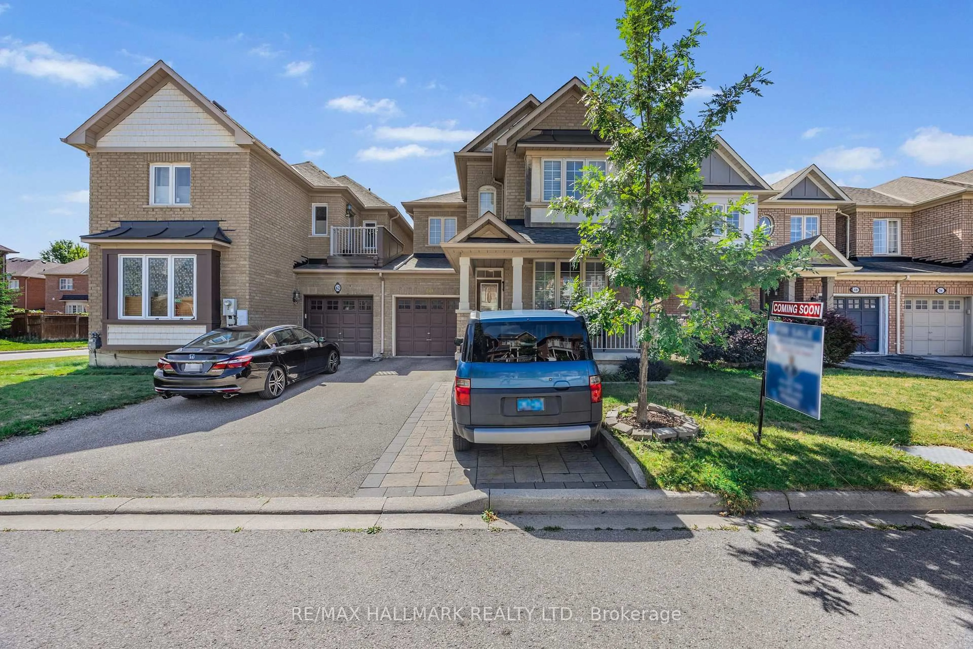 A pic from outside/outdoor area/front of a property/back of a property/a pic from drone, street for 60 Cider Cres, Richmond Hill Ontario L4E 4A4