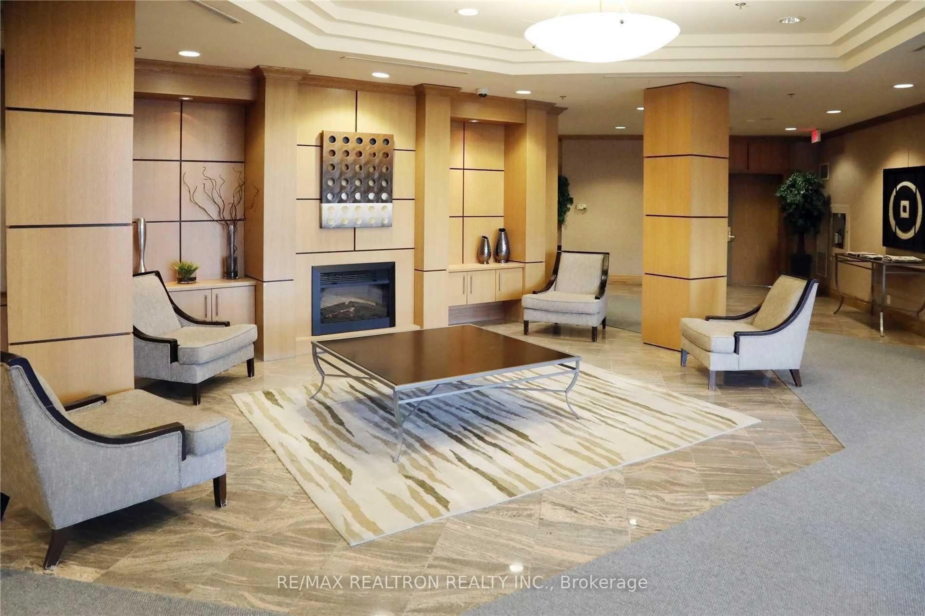 Lobby for 185 Oneida Cres #505, Richmond Hill Ontario L4B 0B1