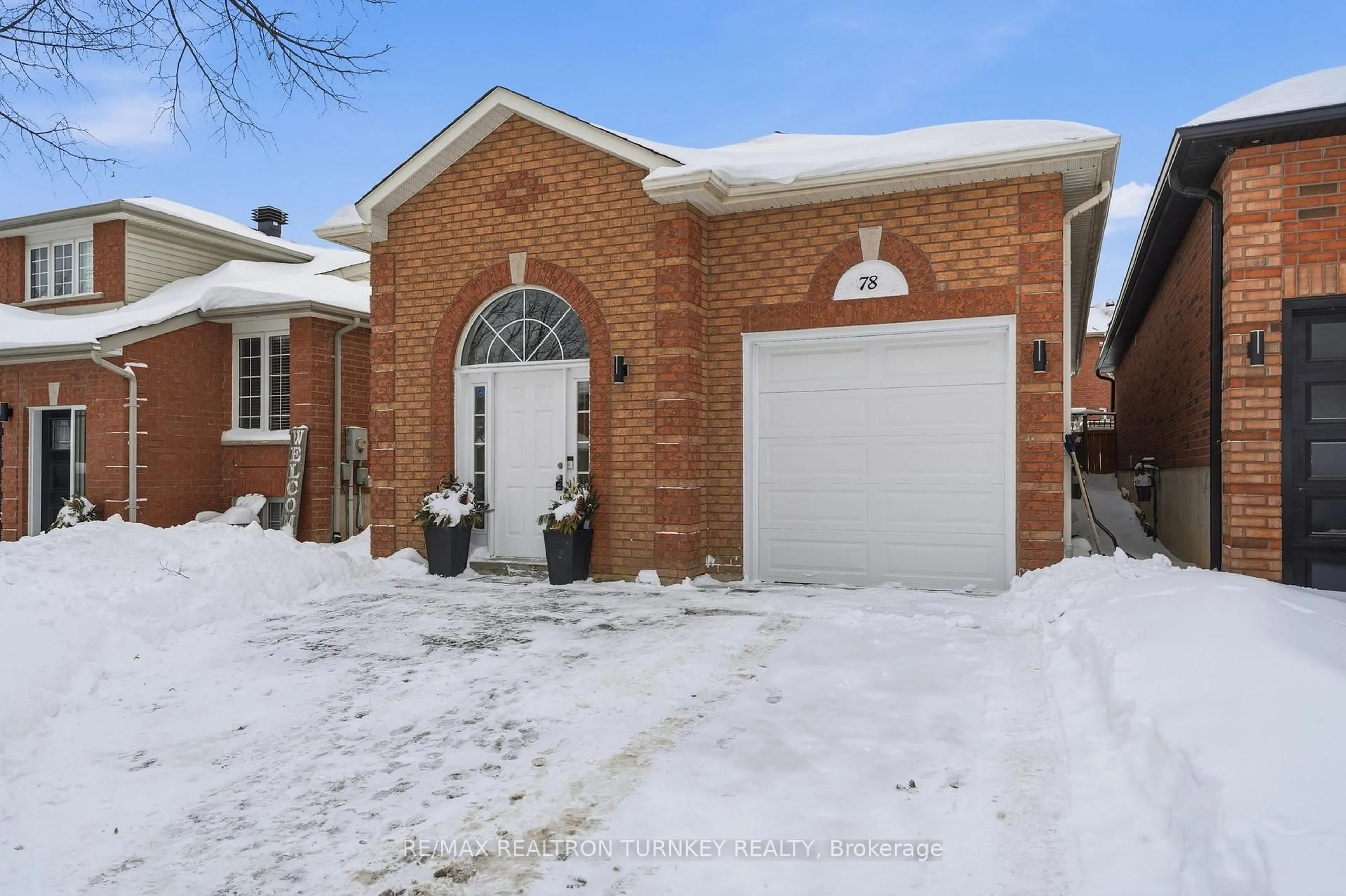 Home with brick exterior material, street for 78 Clearmeadow Blvd, Newmarket Ontario L3X 2M6