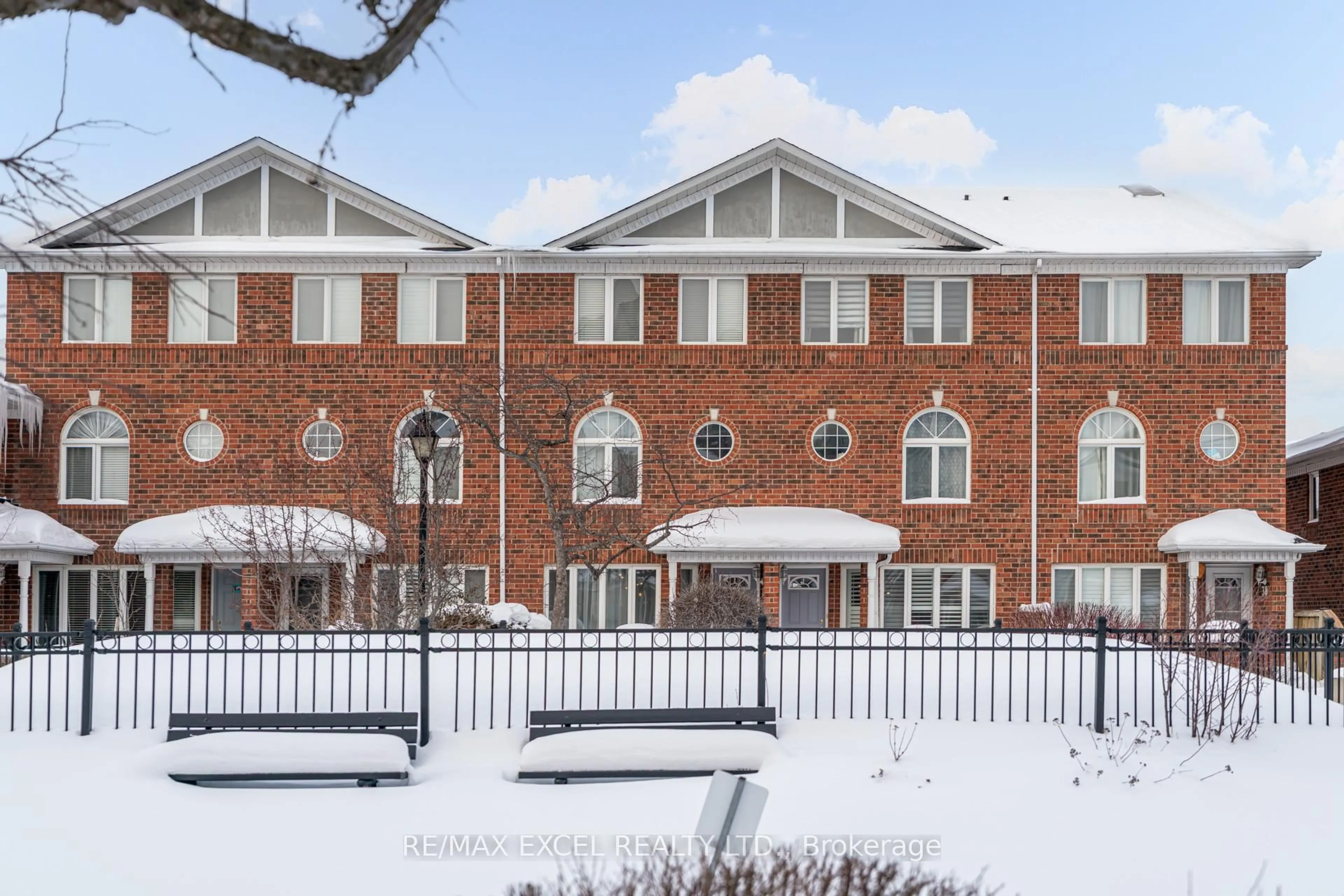 Unknown for 18 Clark Ave #37, Vaughan Ontario L4J 8H1