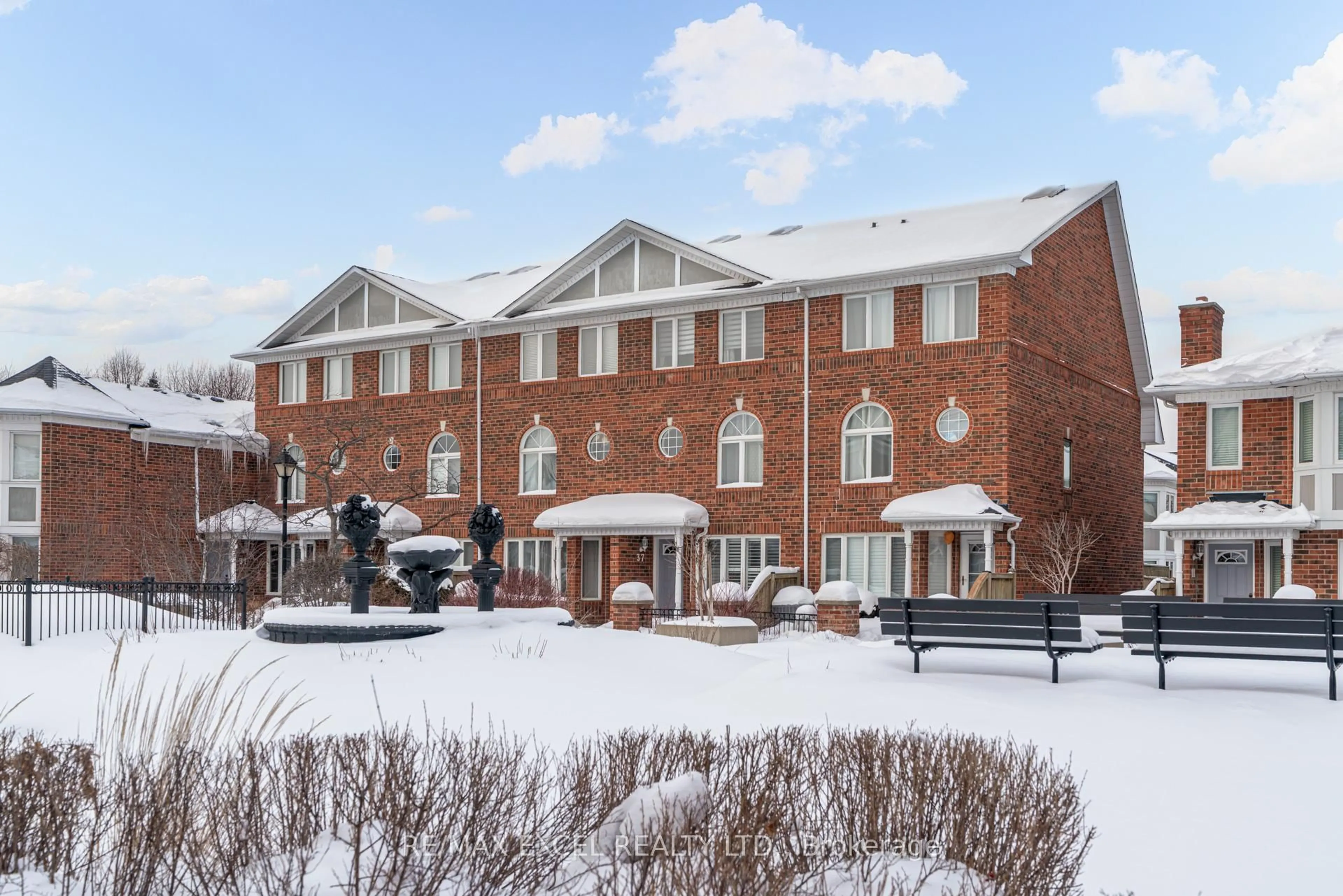 Unknown for 18 Clark Ave #37, Vaughan Ontario L4J 8H1